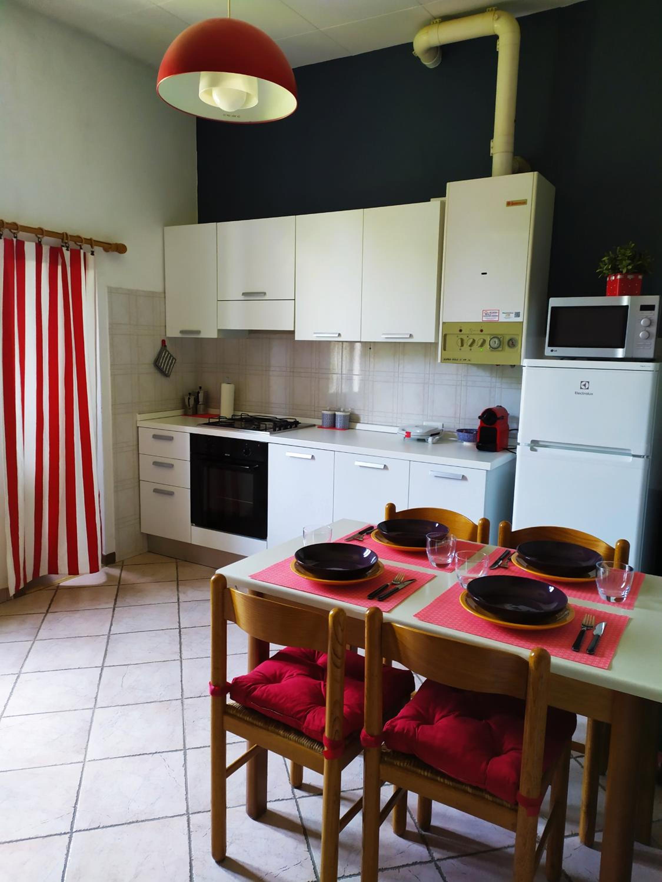 Three-Bedroom House photo 3