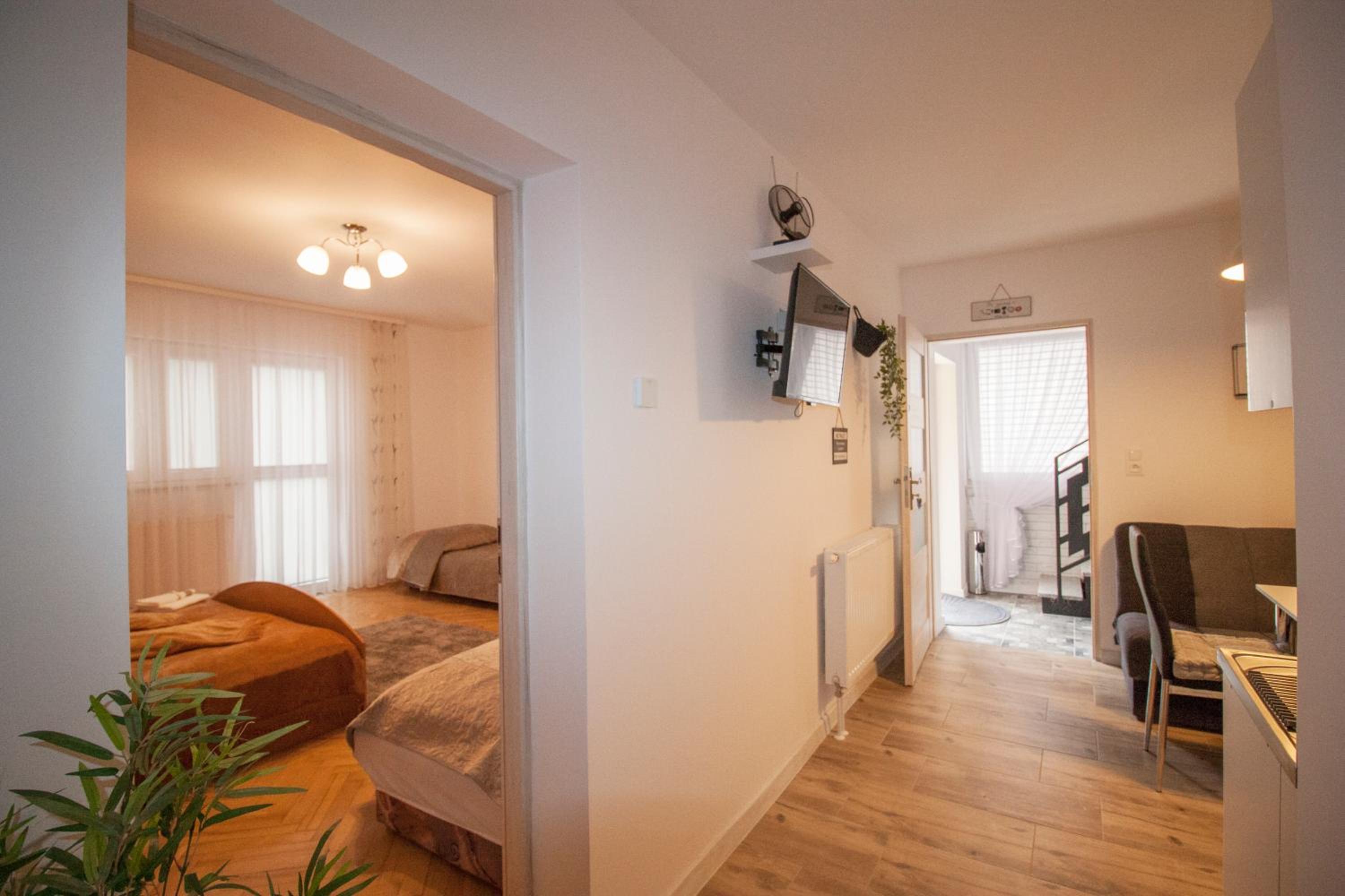 Apartment with Balcony - Photo 11