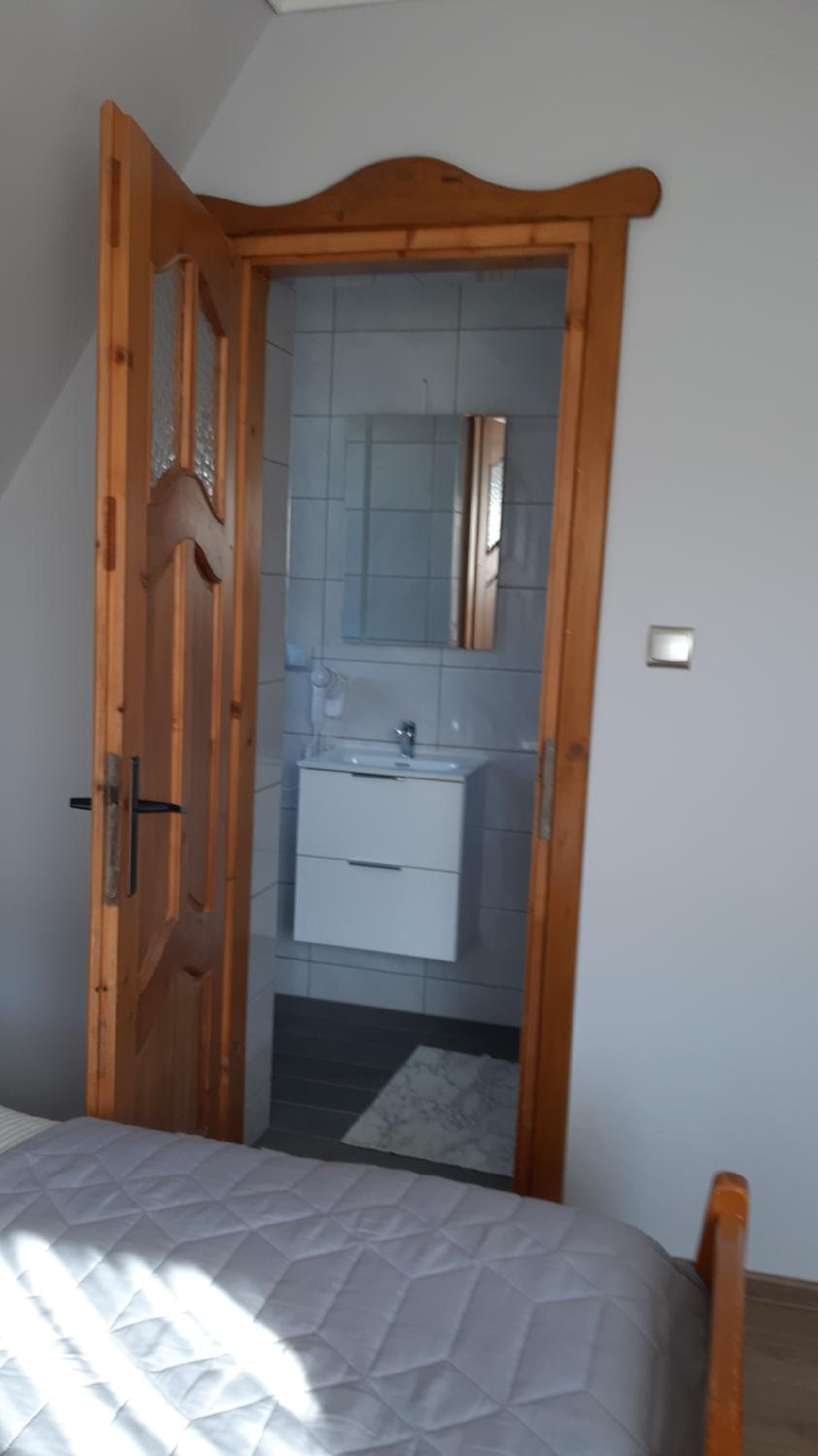 Twin Room with Private Bathroom photo 3