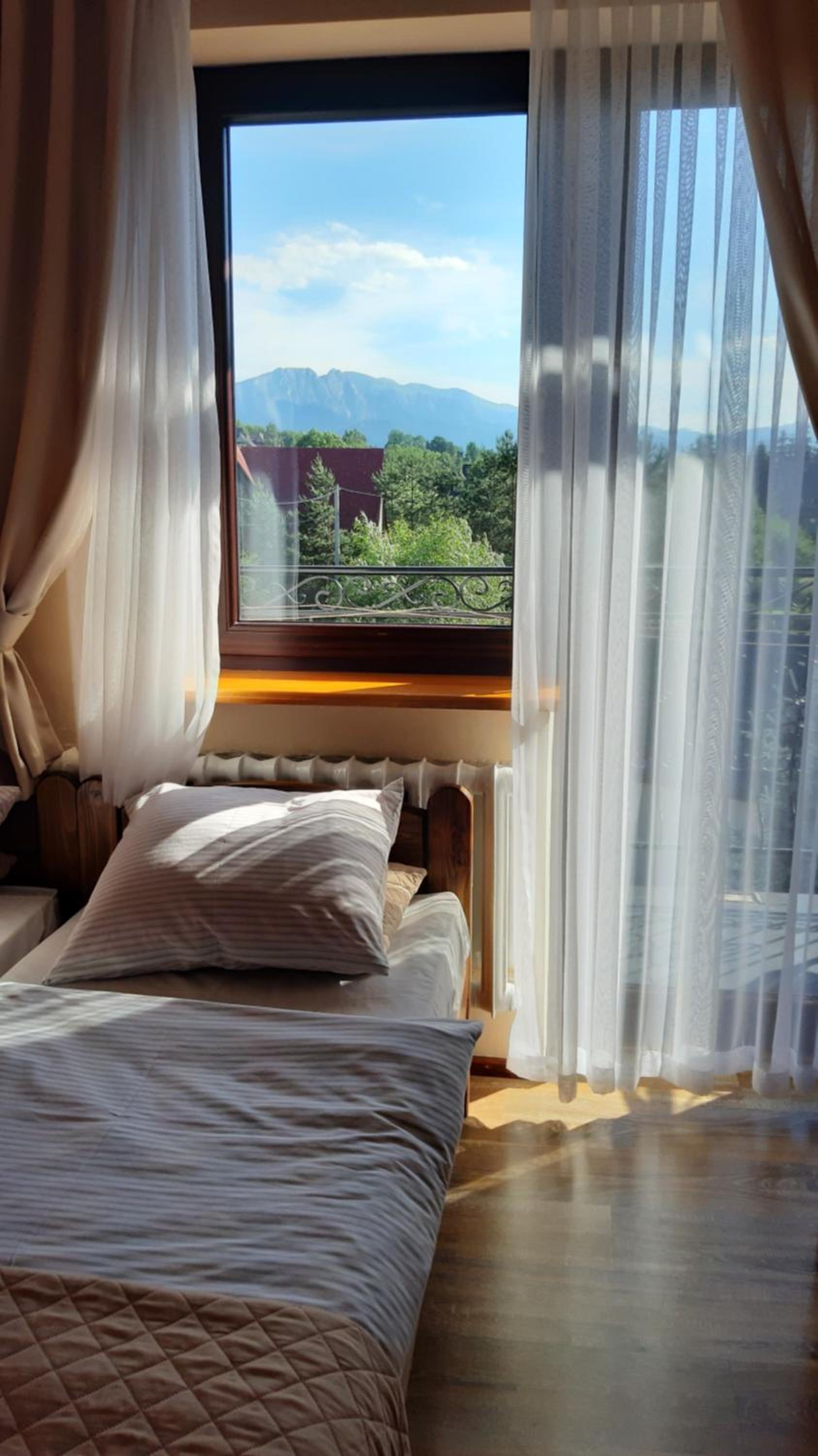 Triple Room with Private Bathroom - Photo 4