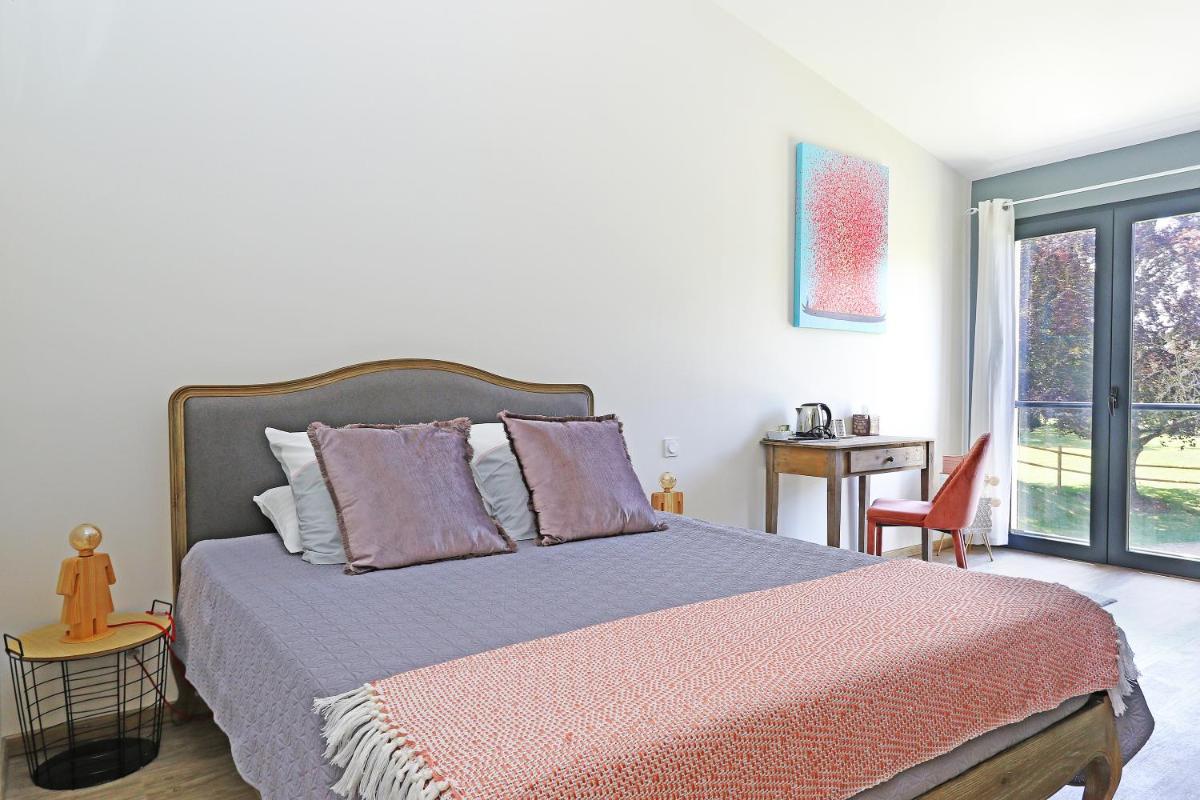 Suite with Pool View photo 1