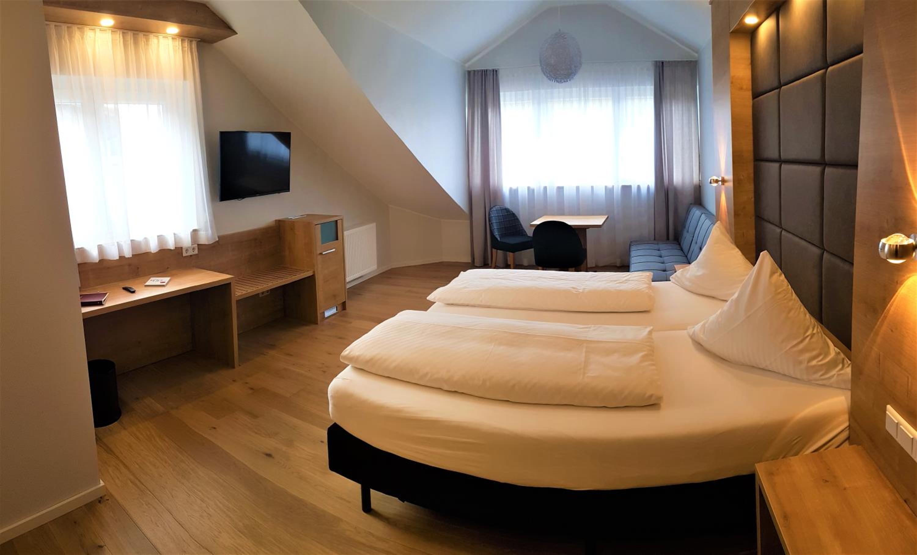 Double Room - Photo 8