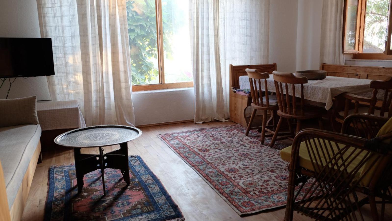 One-Bedroom House photo 2