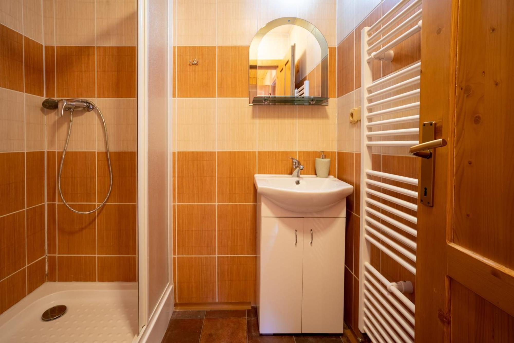 Standard Triple Room - Photo 6