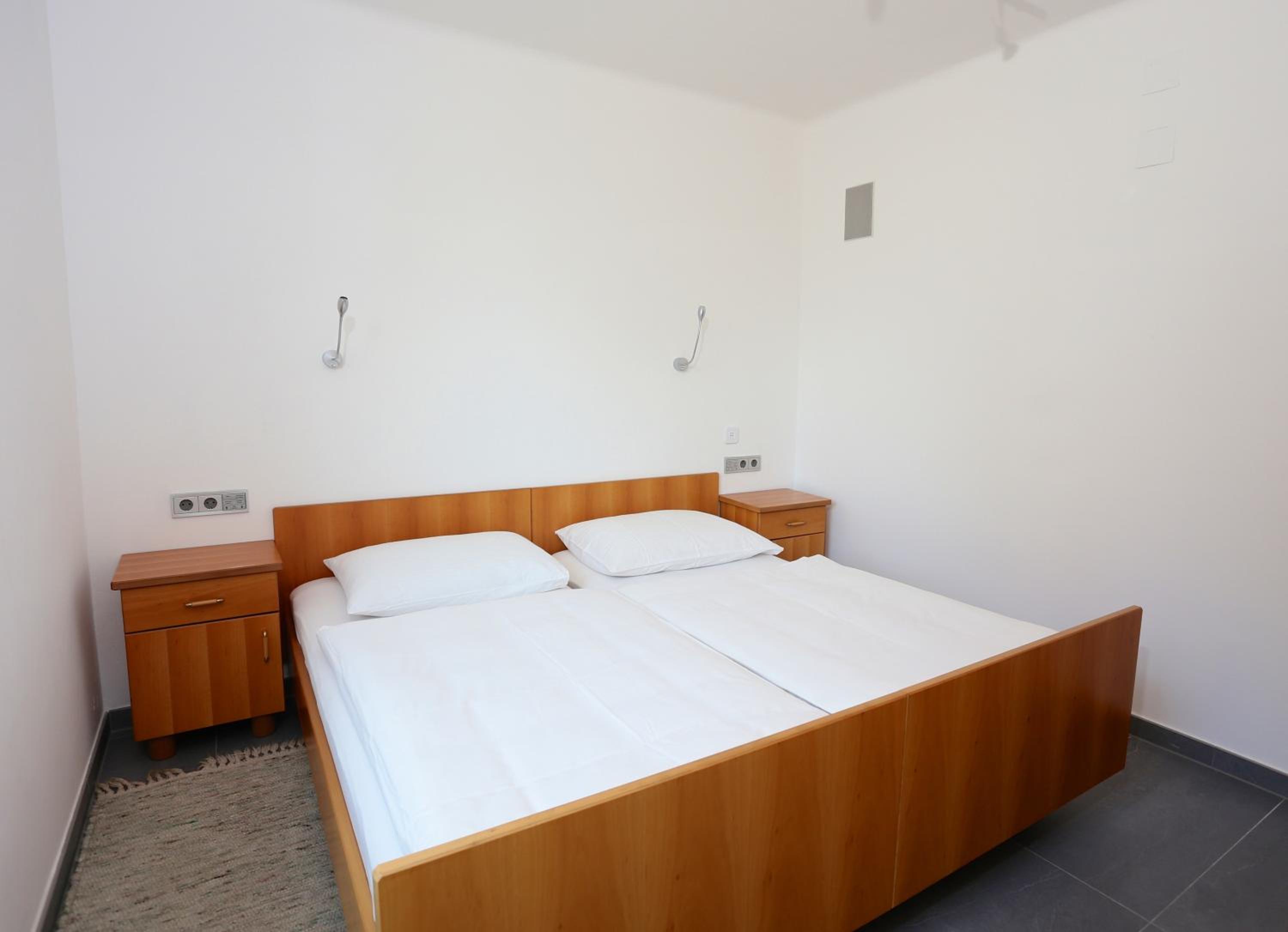 One-Bedroom Apartment with Terrace photo 1
