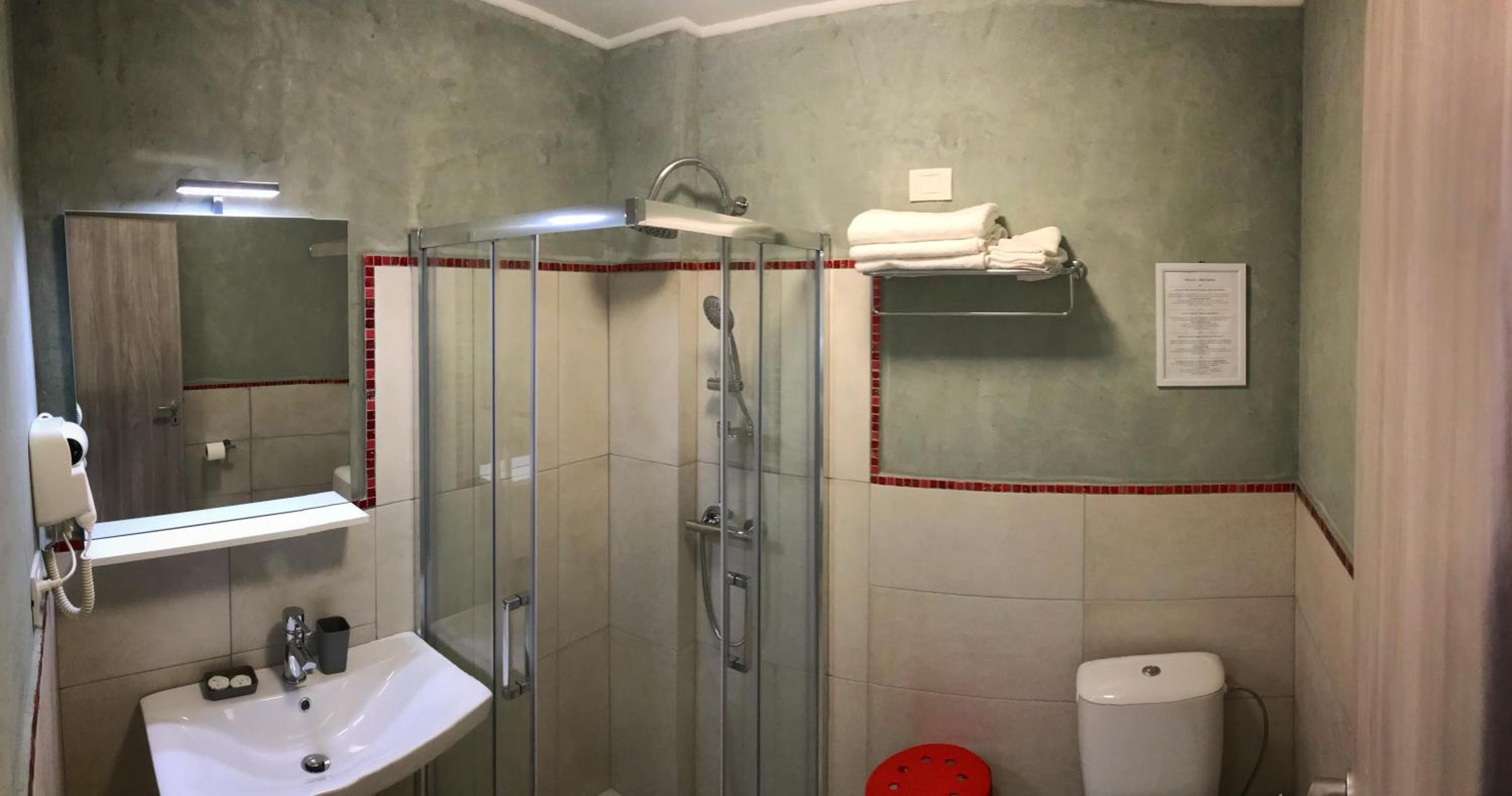 Triple Room - Photo 12