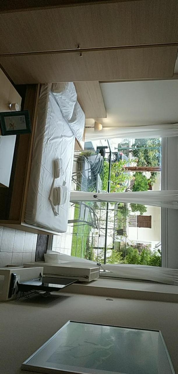 Studio Apartment photo 1