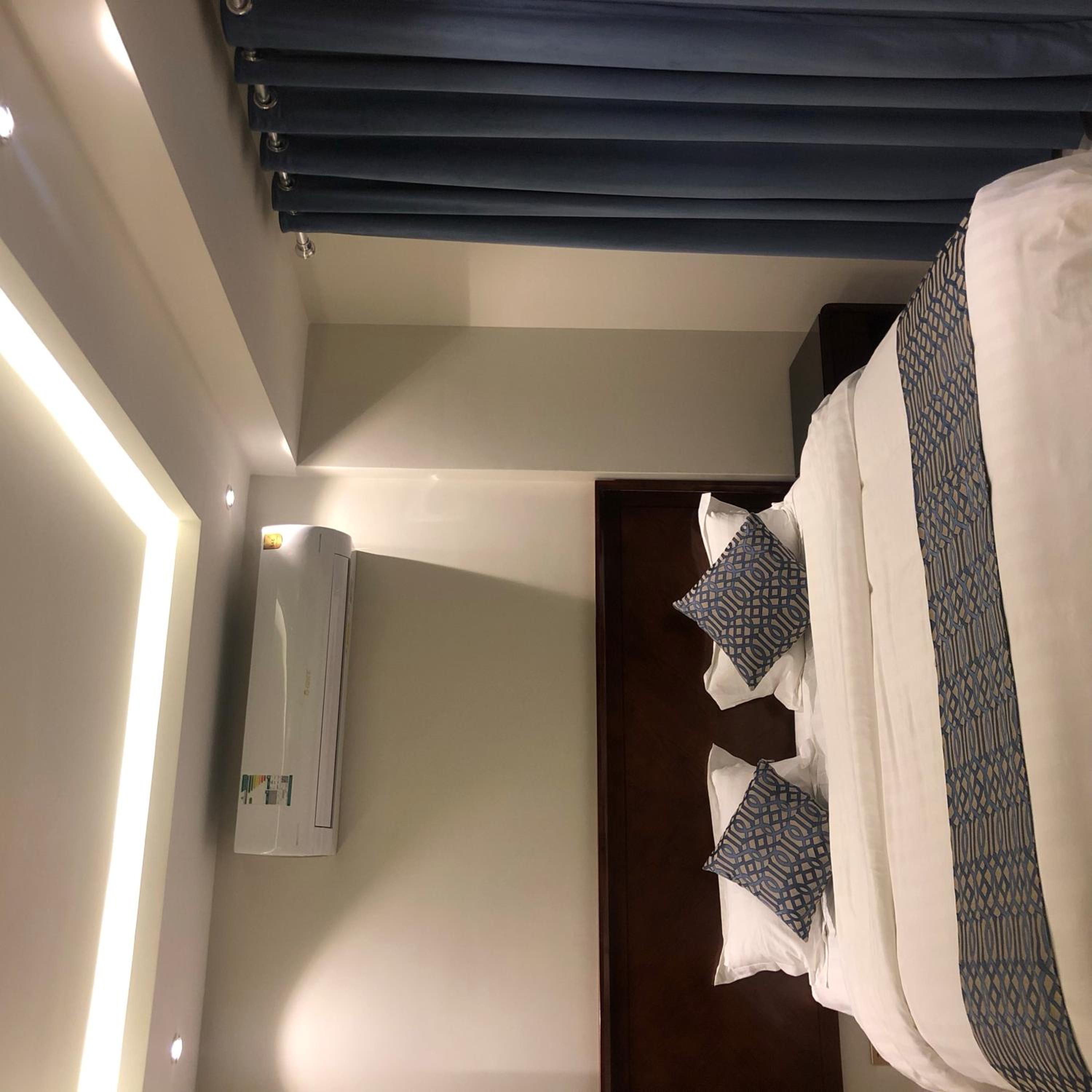 Studio Apartment photo 1