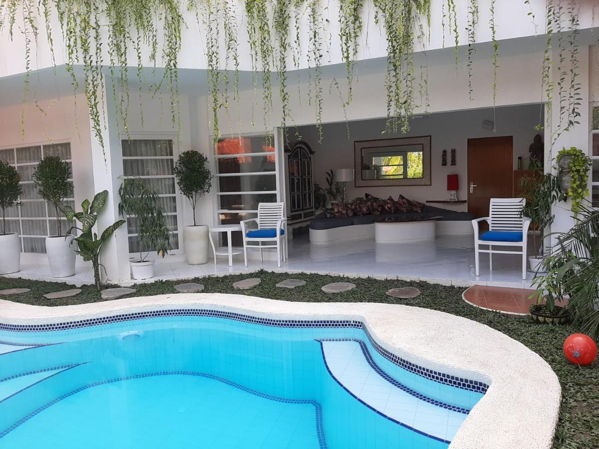 Villa with Private Pool - Photo 2