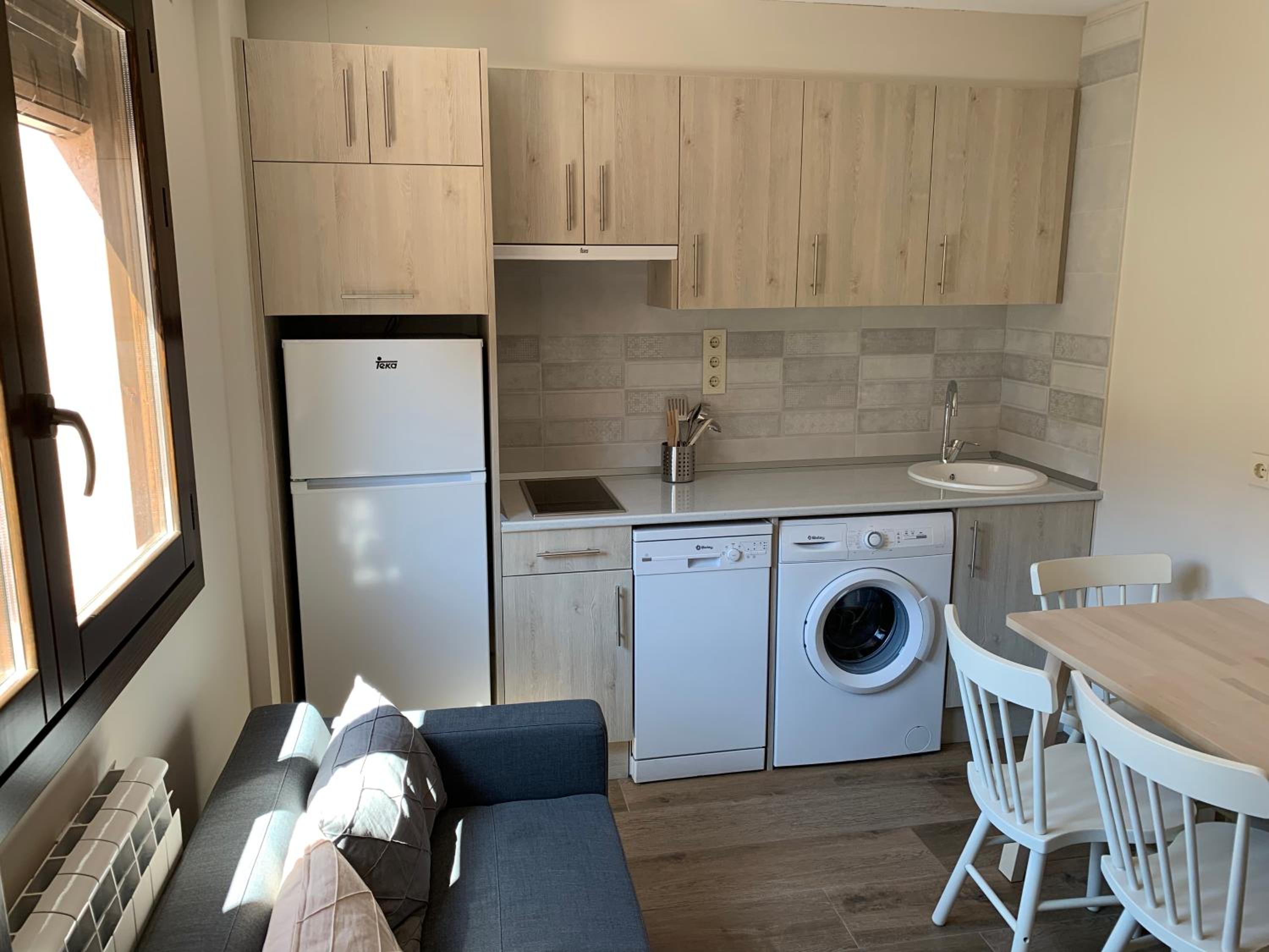 Apartment photo 2