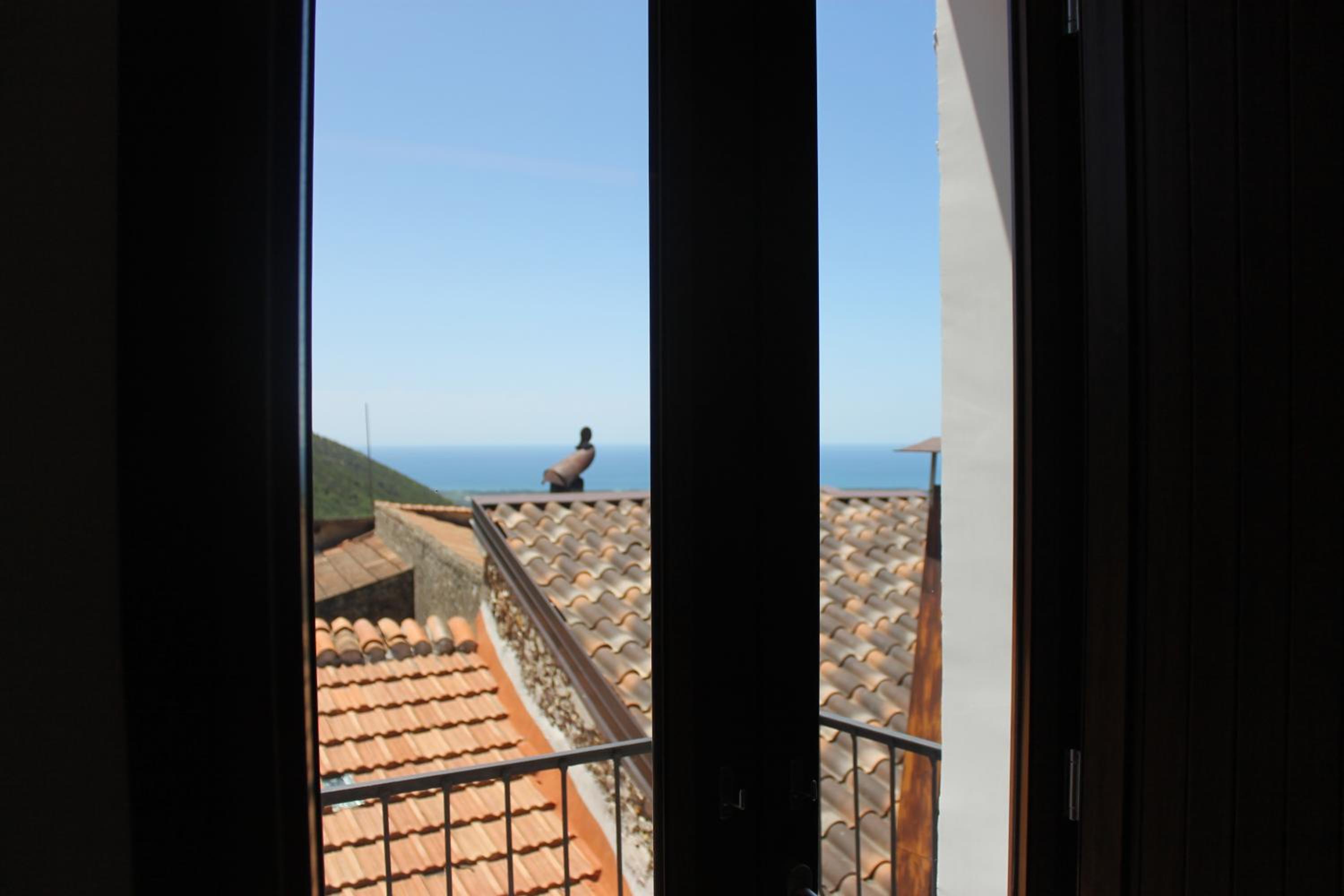 Double Room with Sea View - Photo 18
