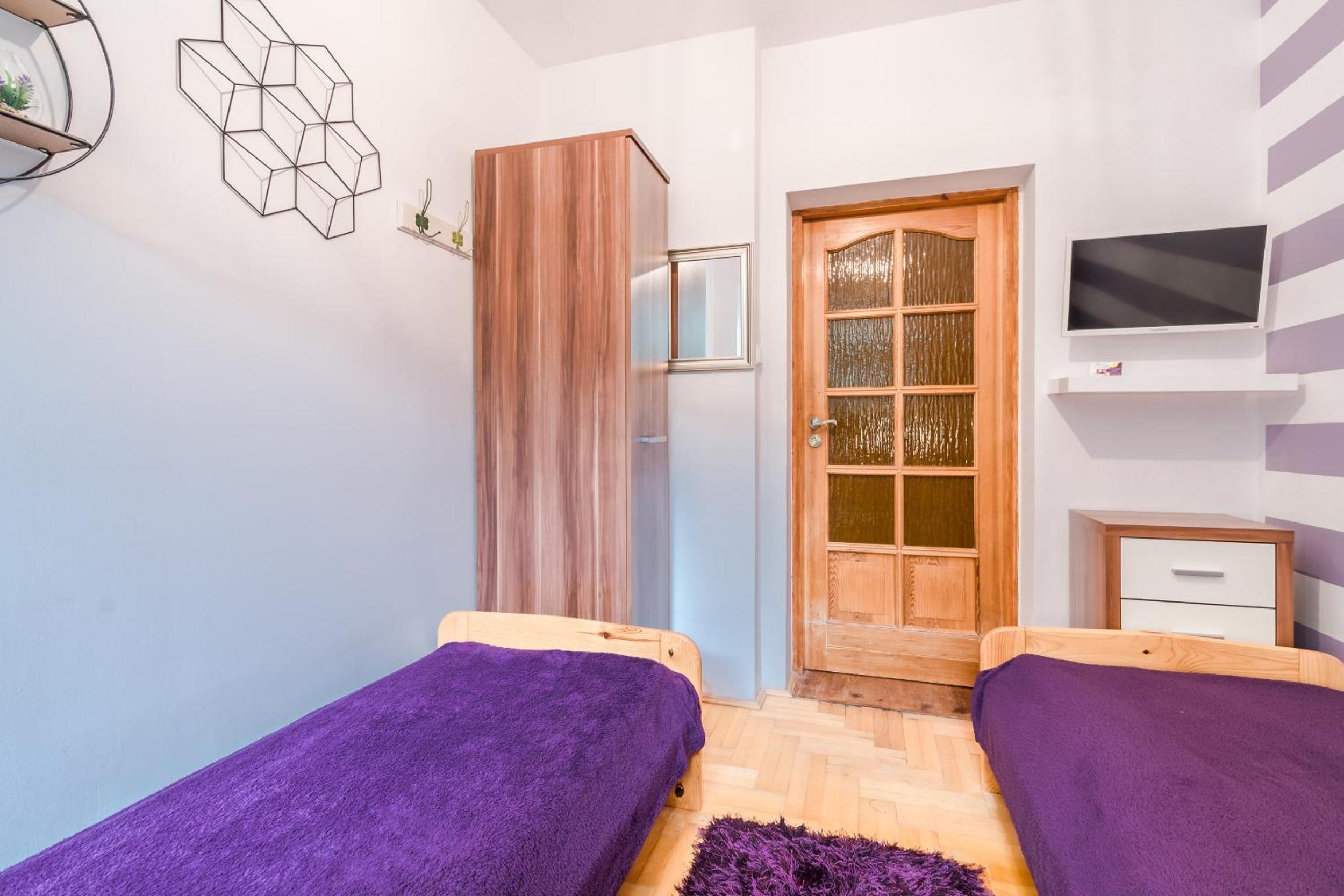 Budget Double Room - Photo 3