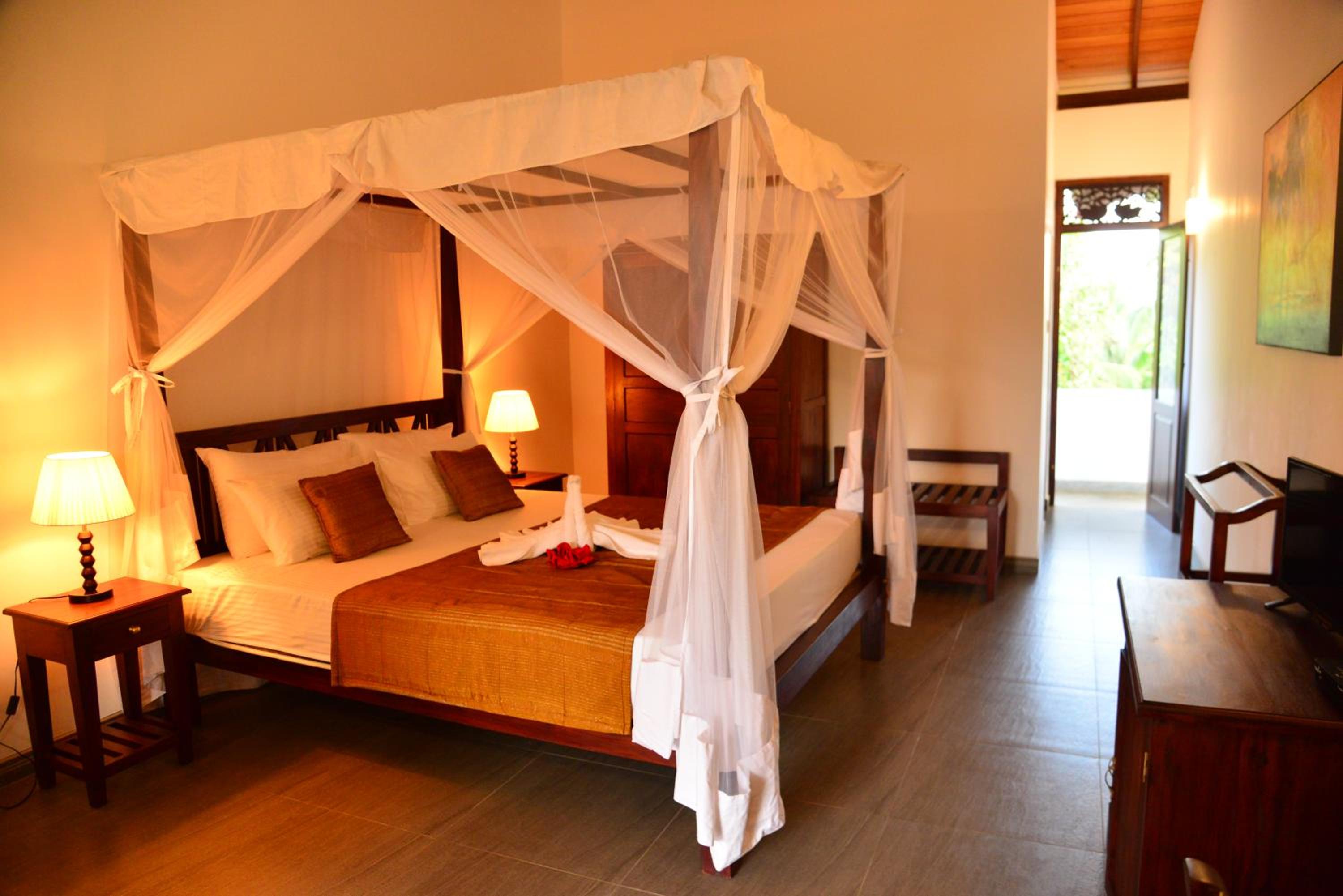 Deluxe Double Room with Air Condition photo 3