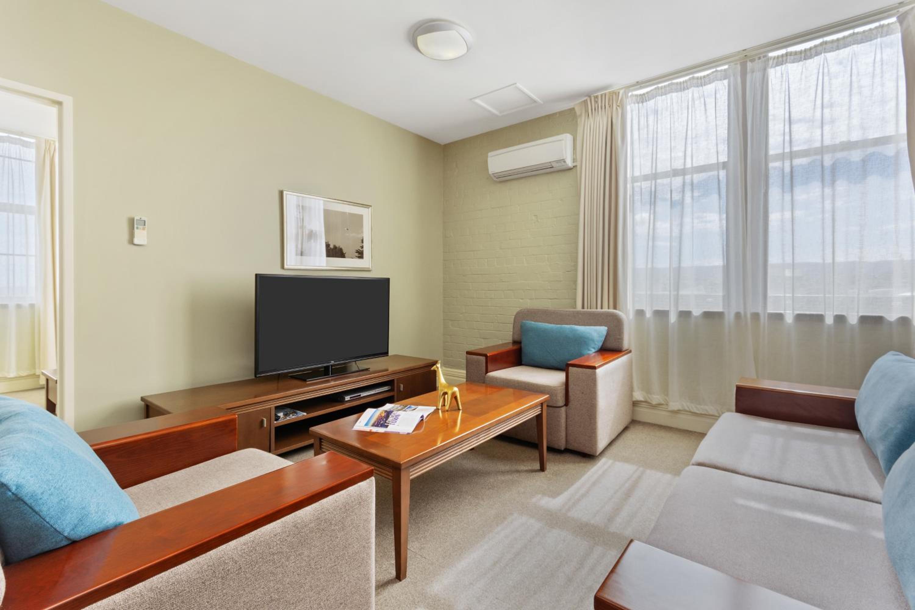 Two-Bedroom Apartment - Photo 6