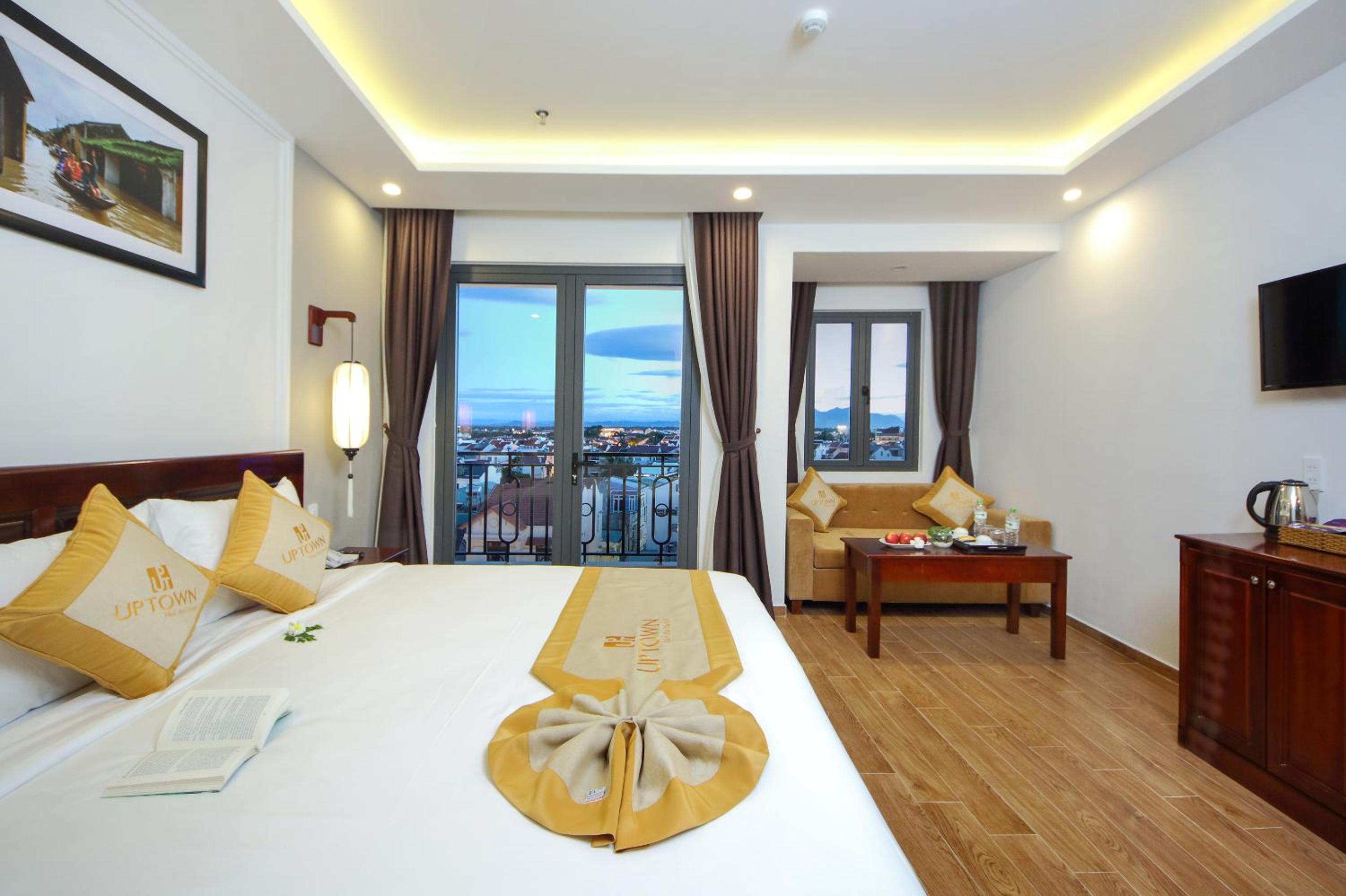Junior Suite Double Room City View with Balcony