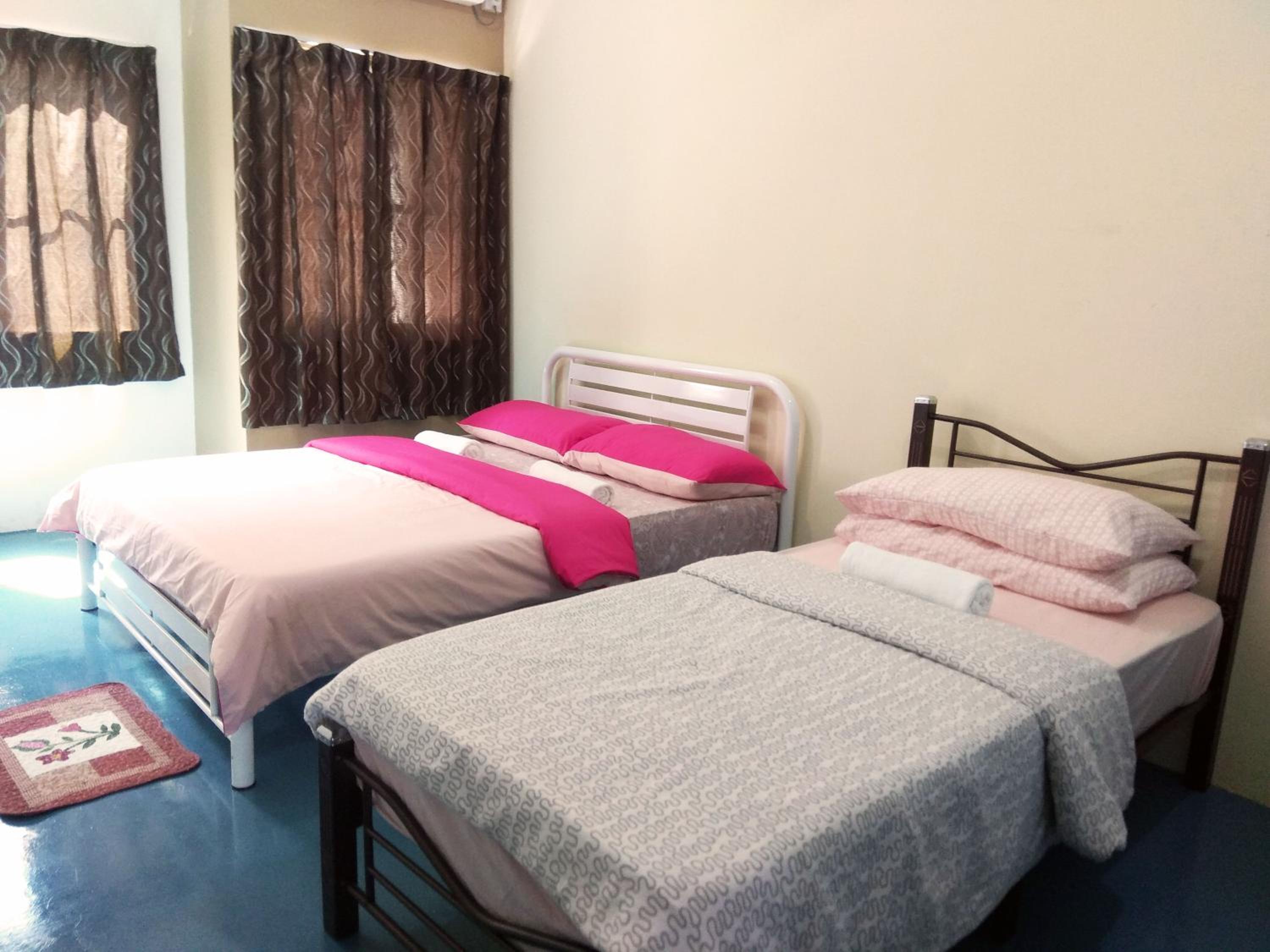 Standard Triple Room - Photo 4