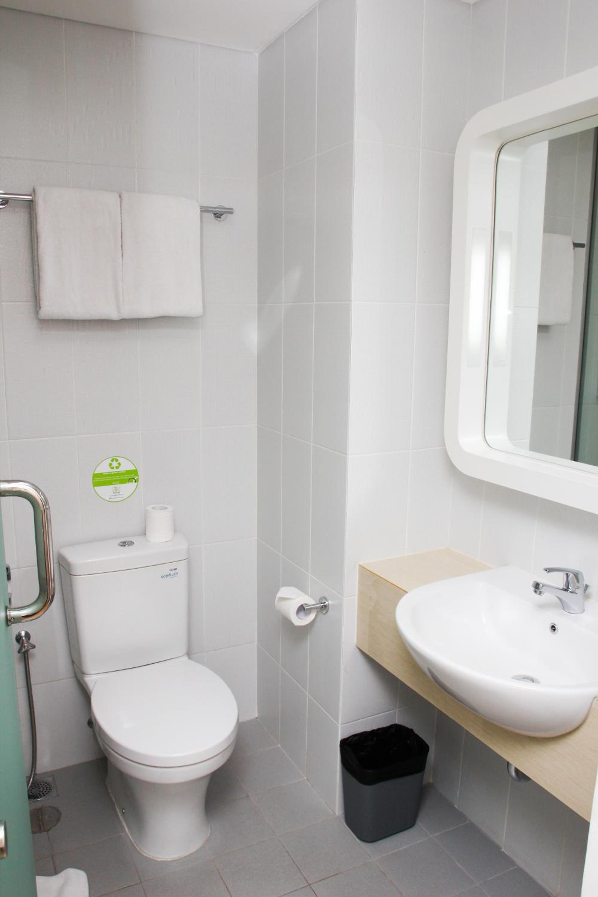 Zest Twin Or King Room photo 3