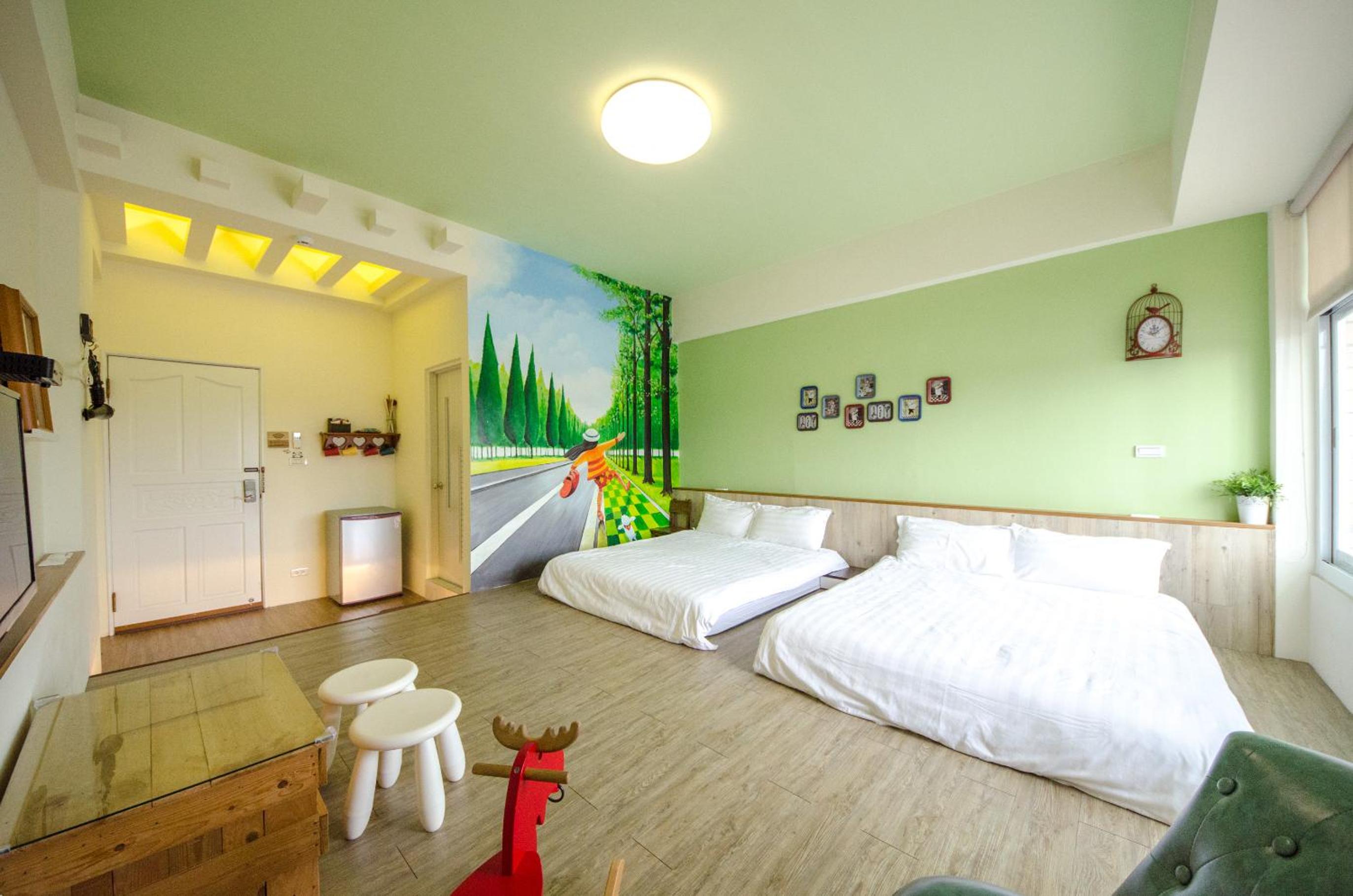 Quadruple Room with Private Bathroom photo 1