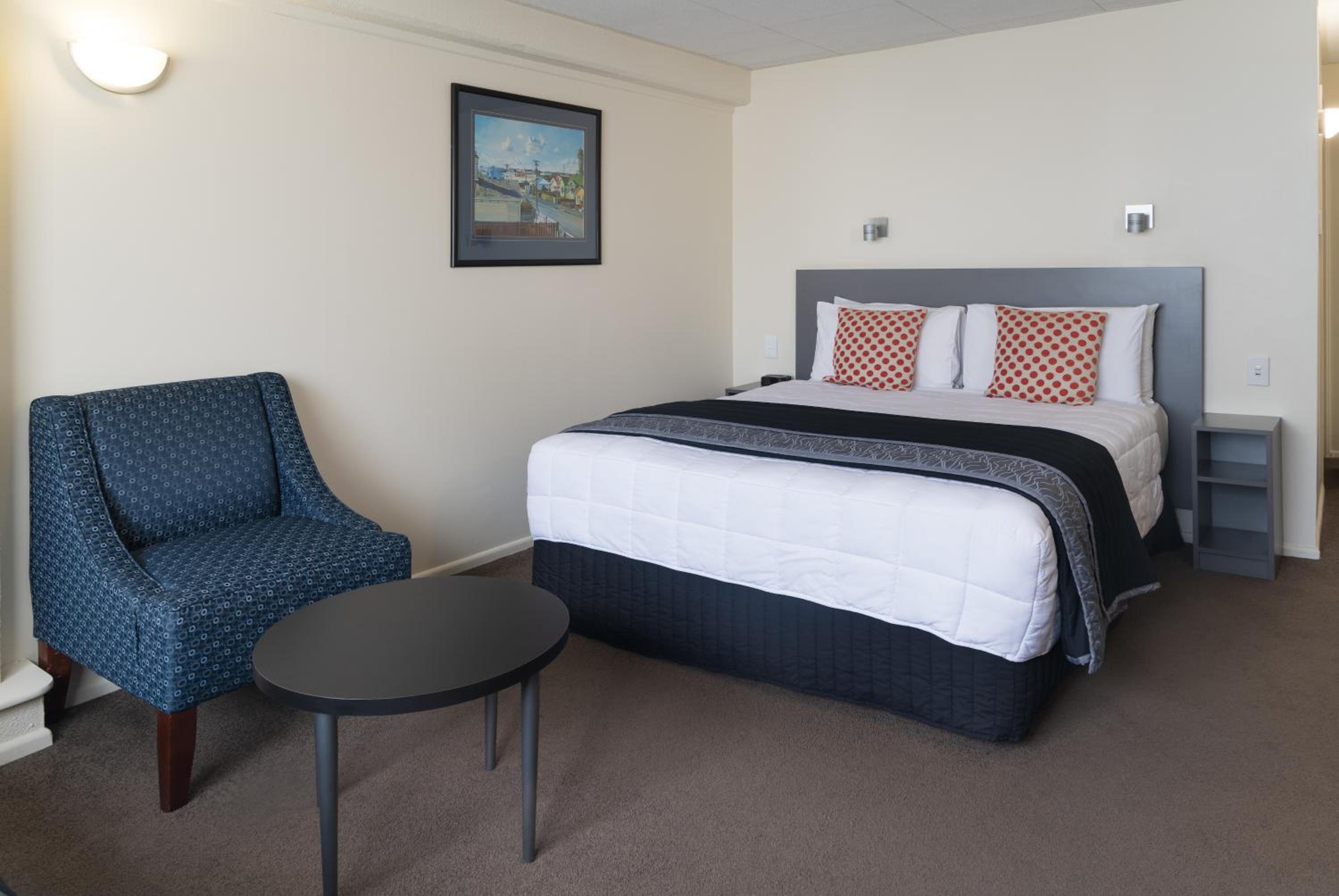 Queen Room photo 1
