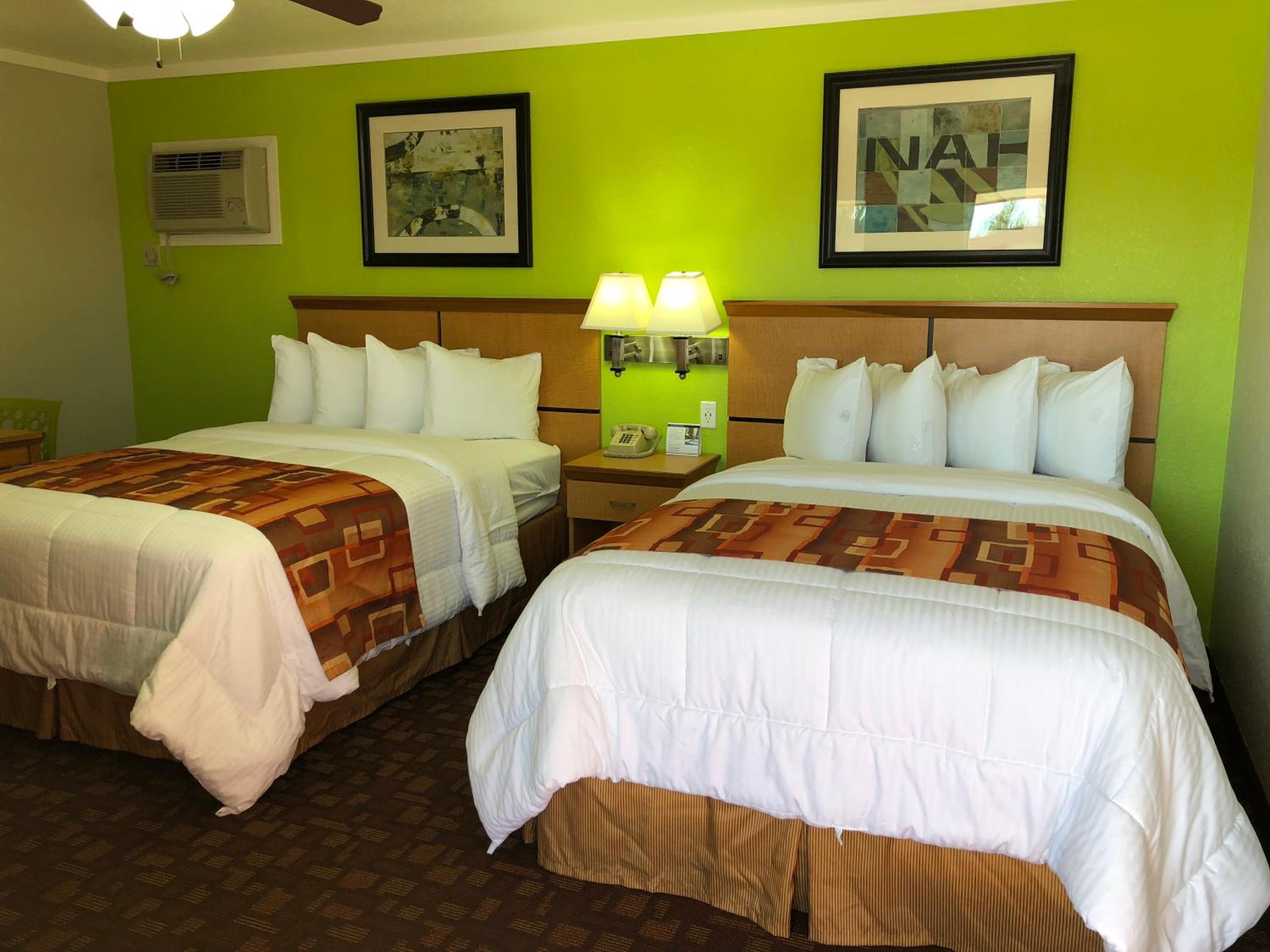 Double Room with Two Double Beds - Non-Smoking - Photo 10