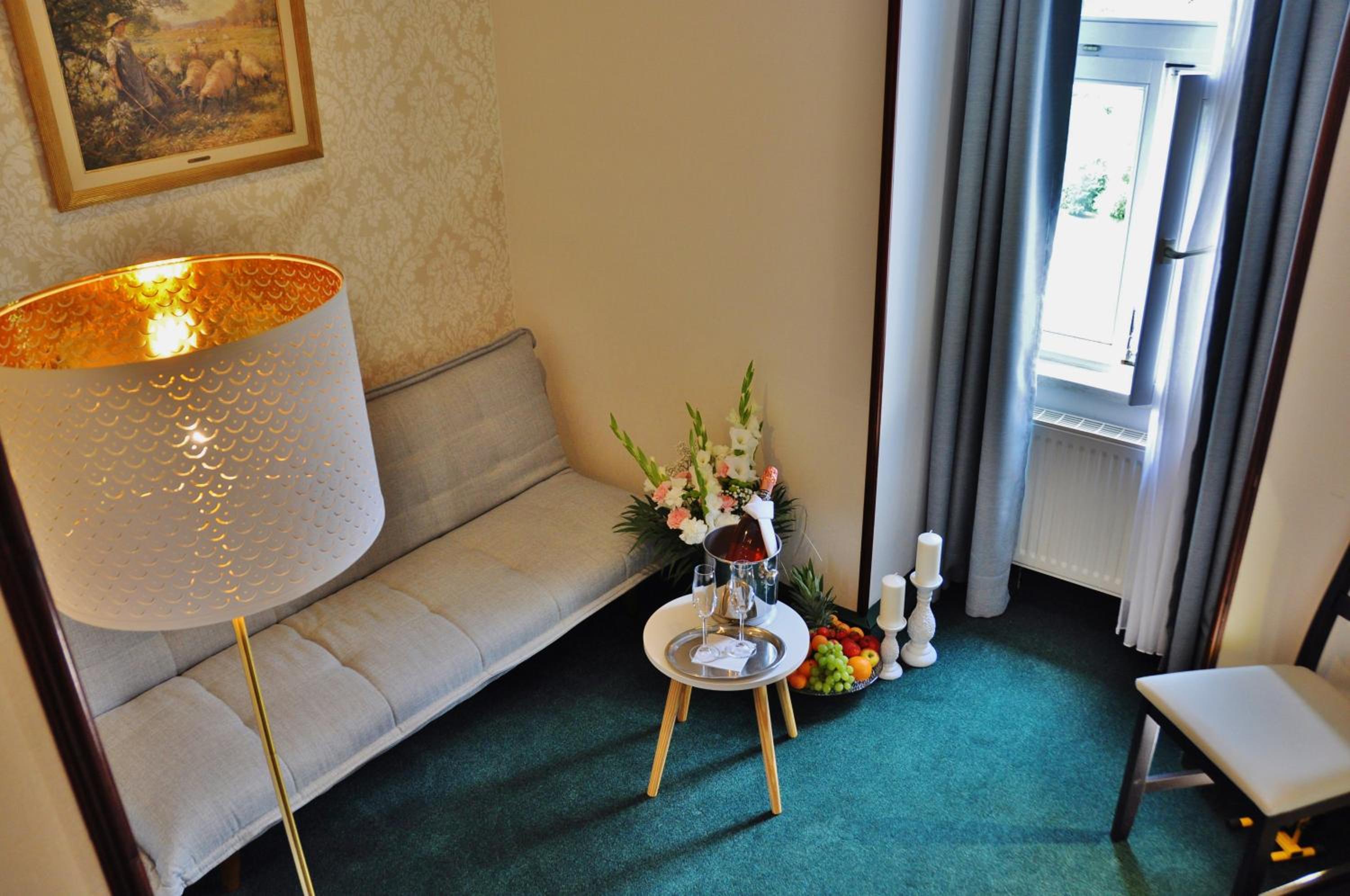 Deluxe Double or Twin Room photo 3