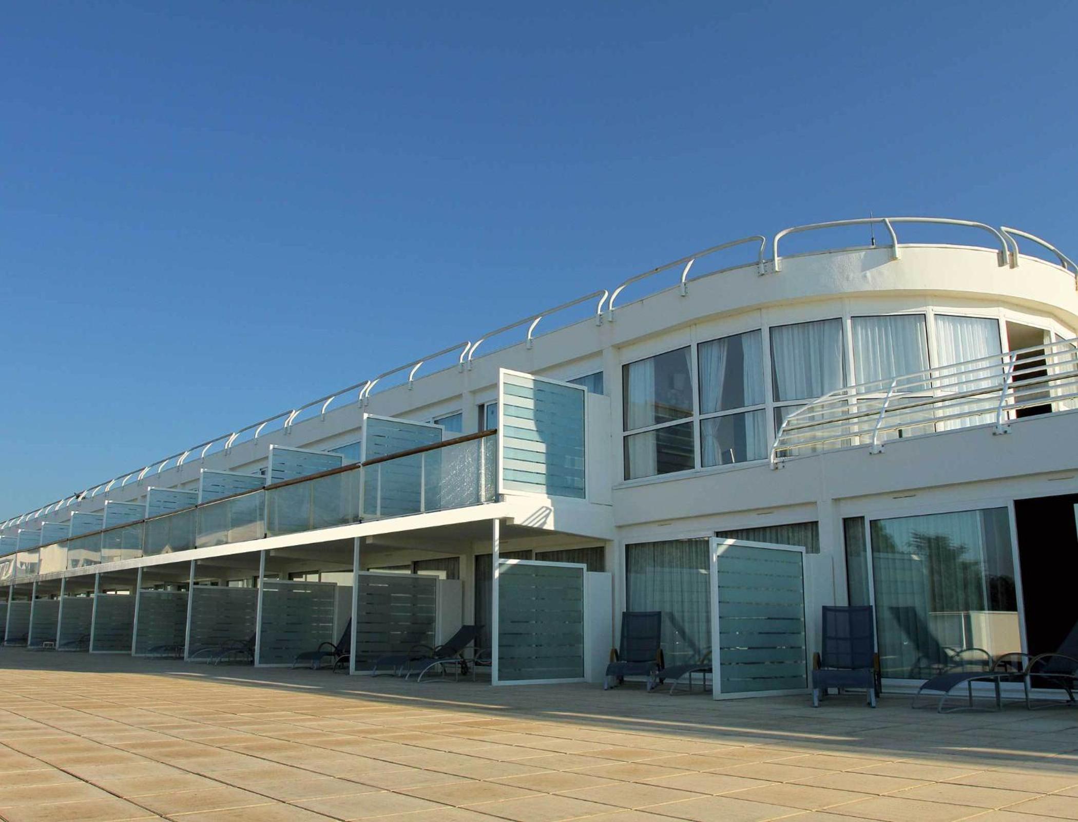 Double or Twin Room with Ocean View - Photo 7