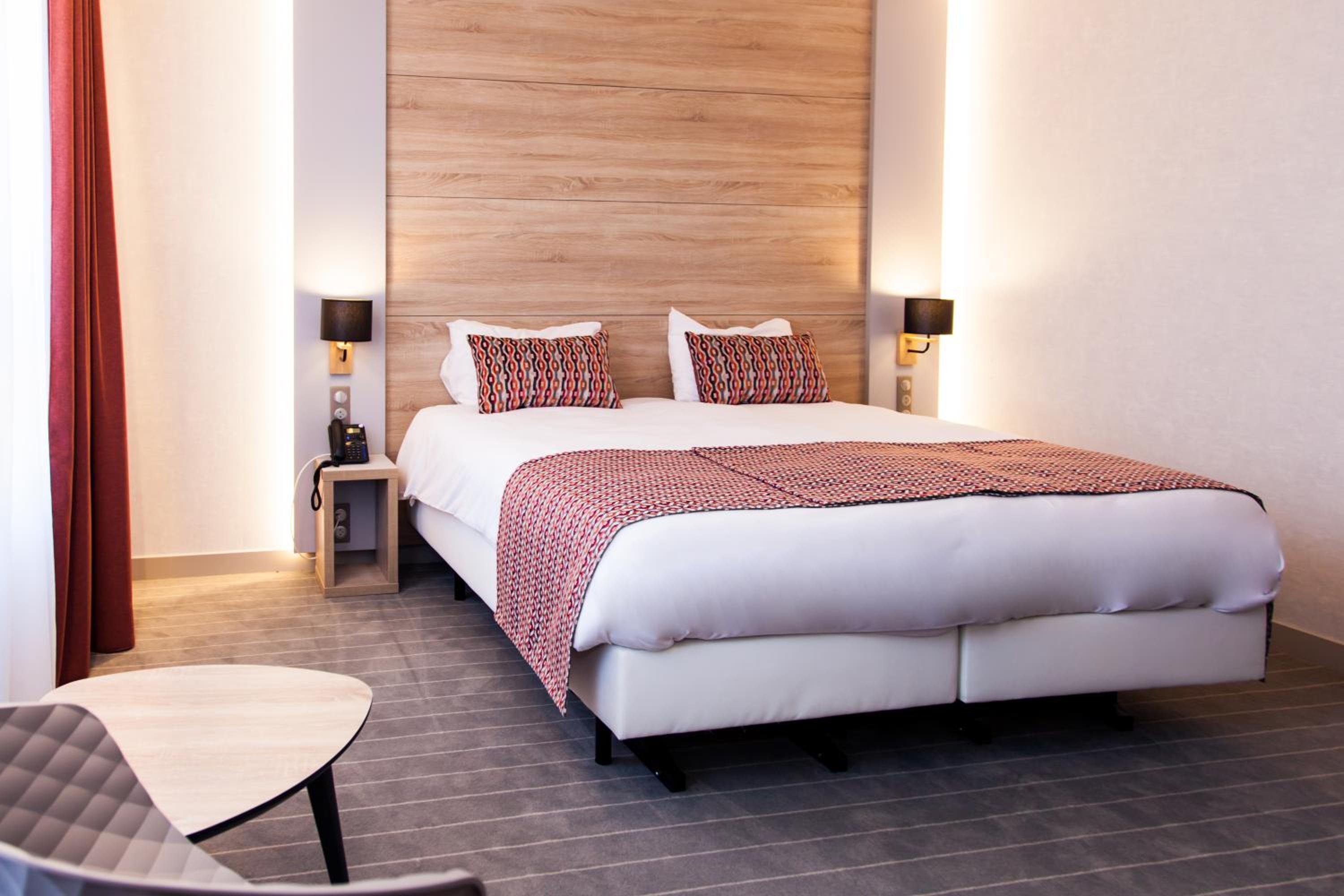 Superior King Room - Photo 1