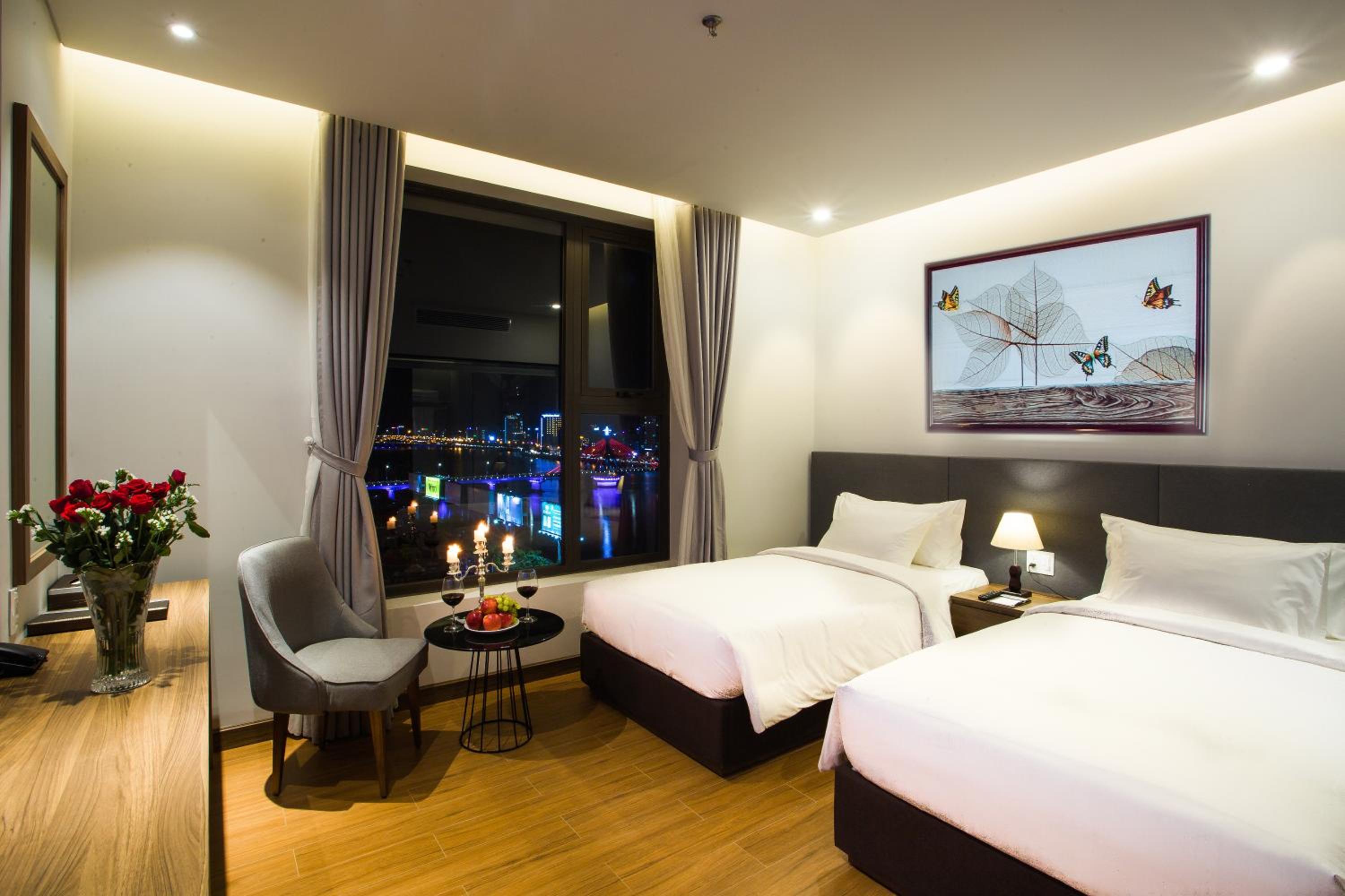Superior Twin Room with City View - Photo 1
