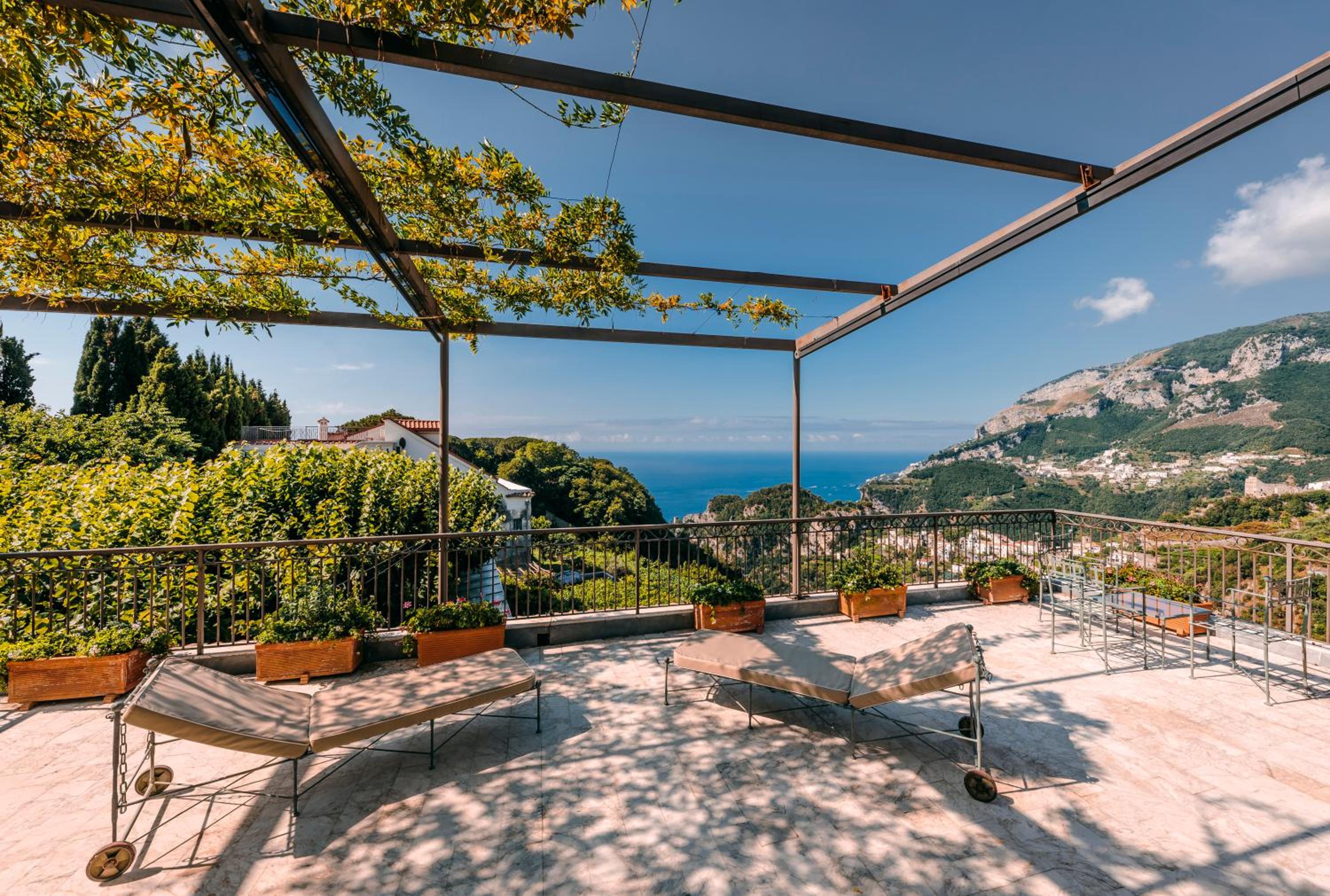 Suite with Sea View - Photo 2
