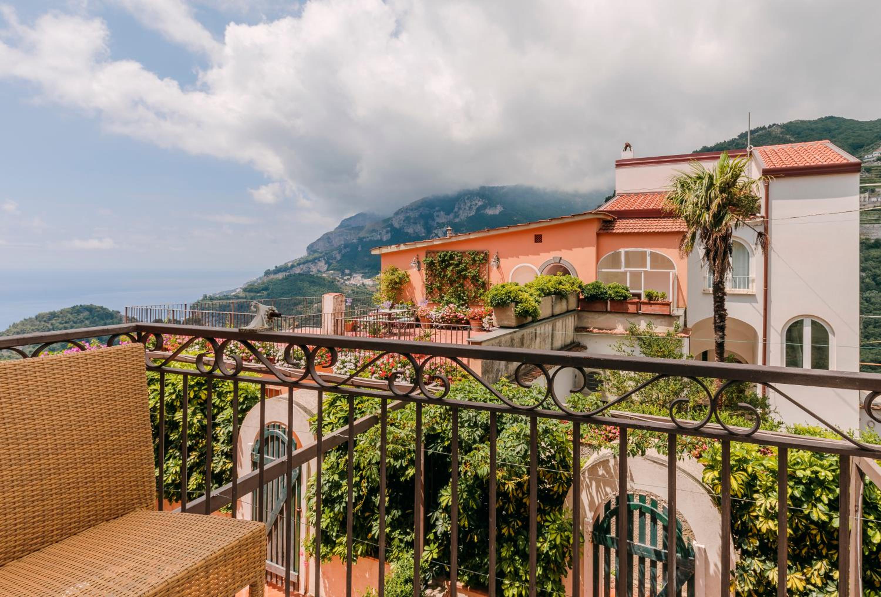Comfort Double or Twin Room with Partial Sea View  photo 3