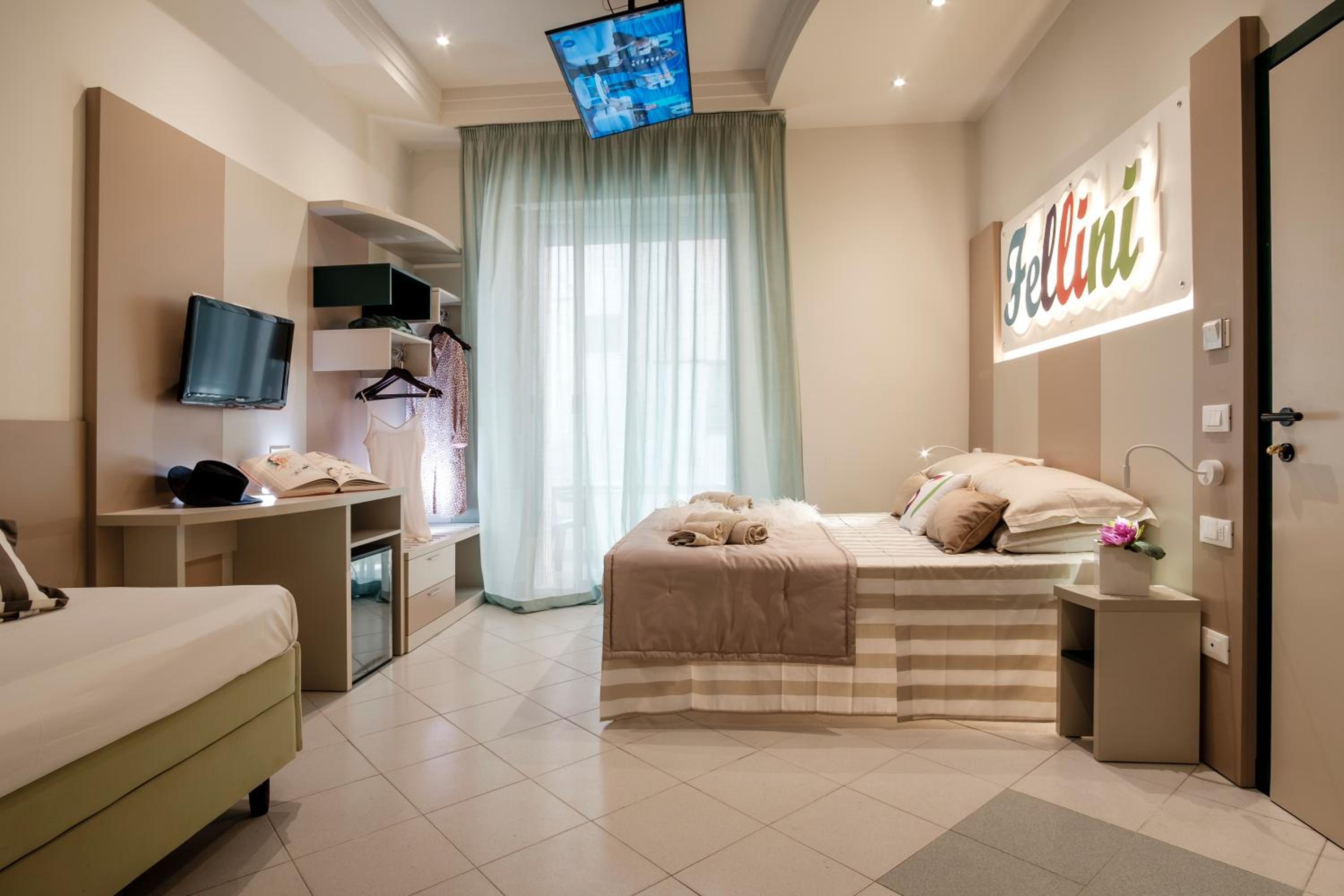 Deluxe Family Room