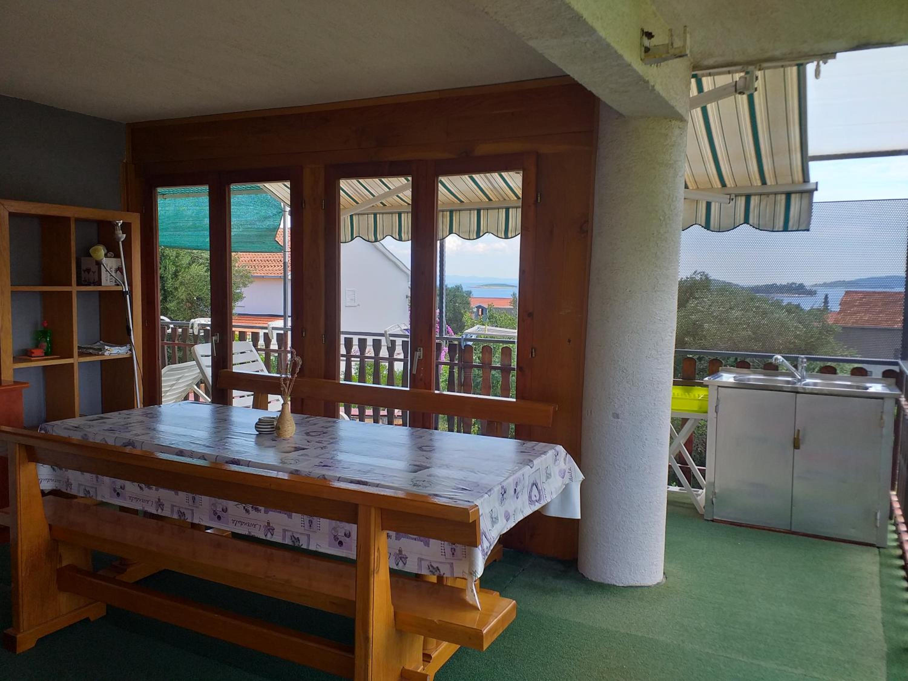 Apartment with Sea View - Photo 3