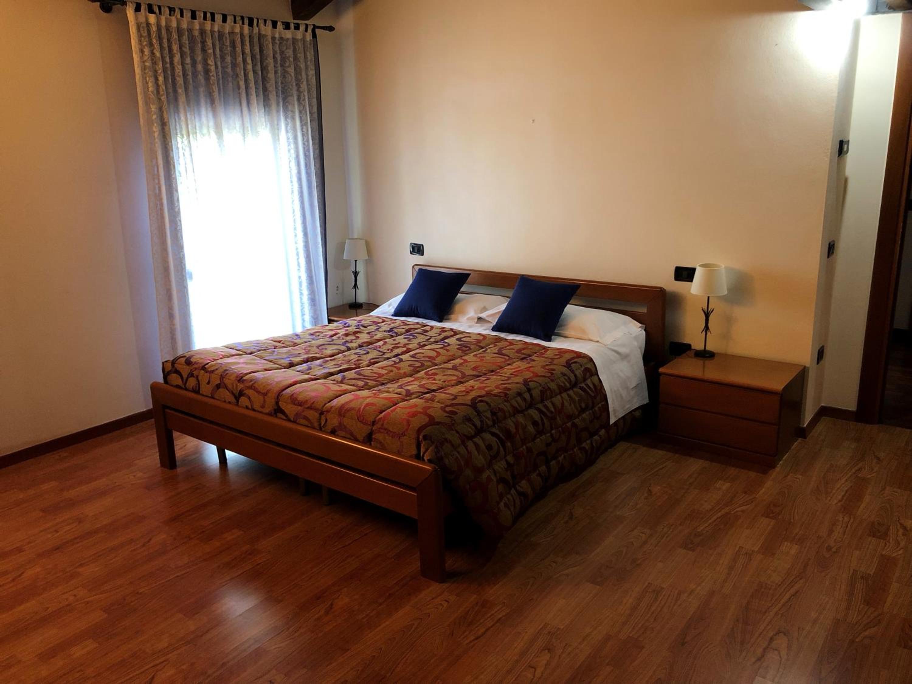 Three-Bedroom Apartment - Photo 5