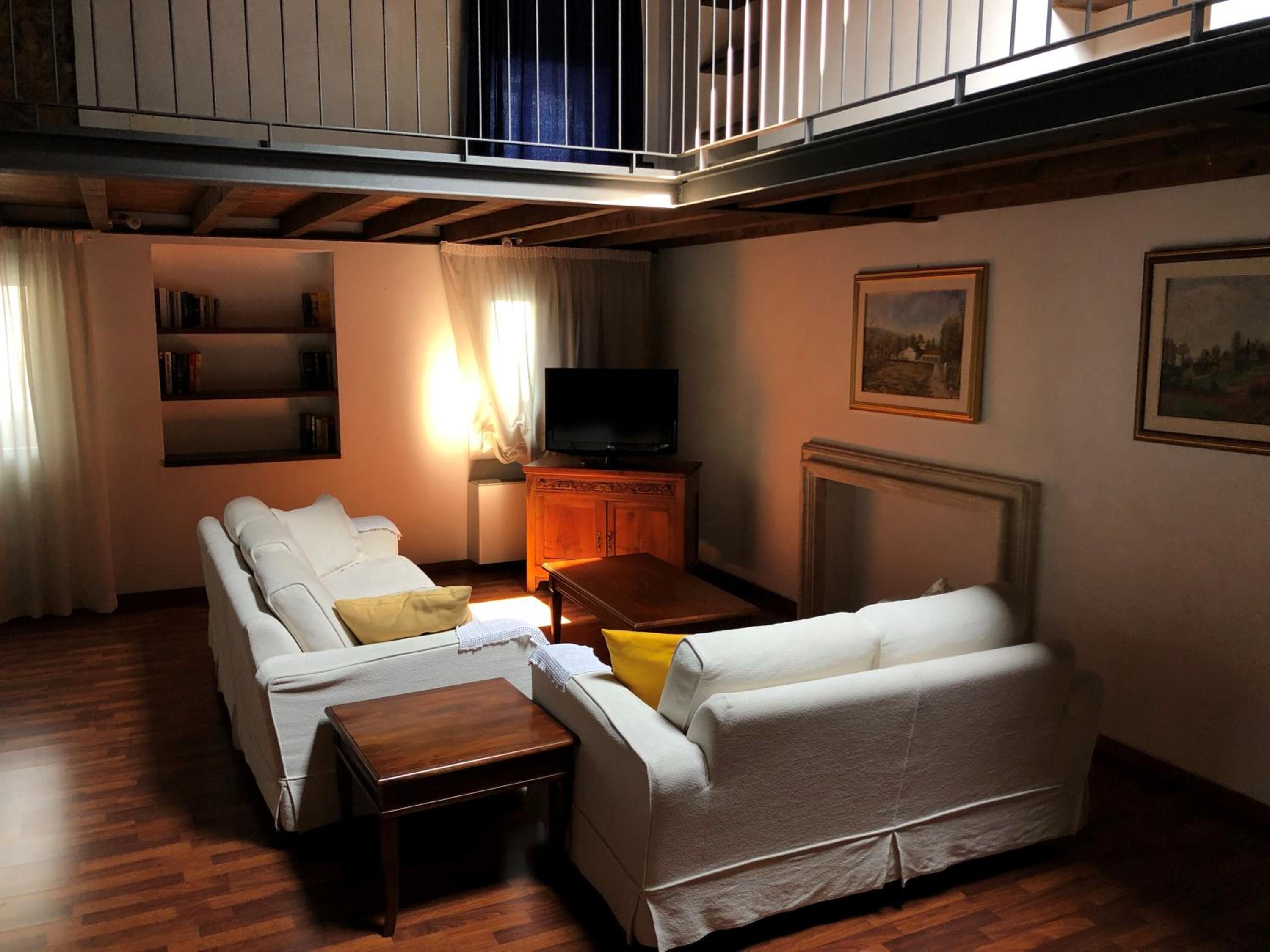 Three-Bedroom Apartment - Photo 4