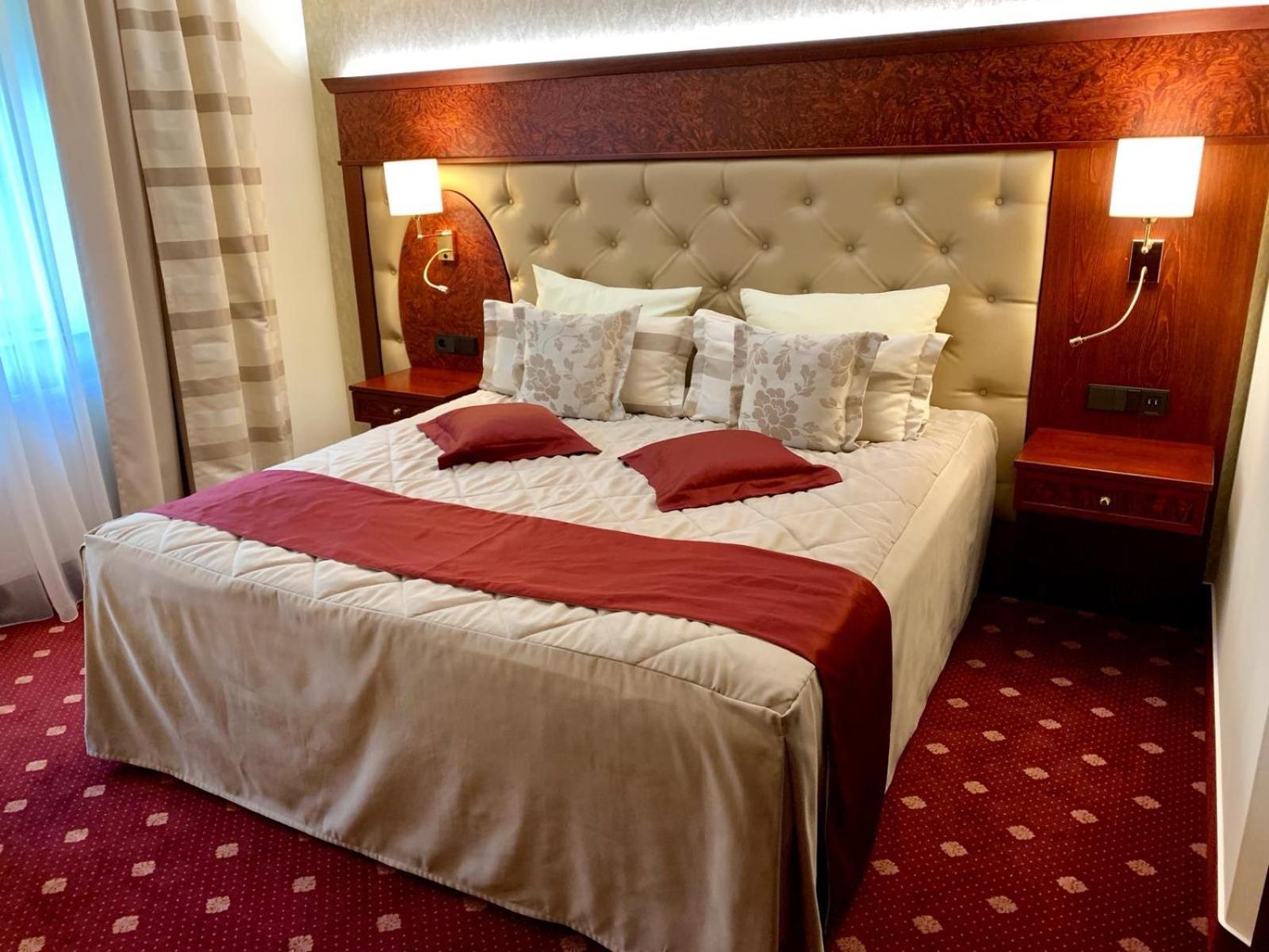 Deluxe Double Room - Photo 7