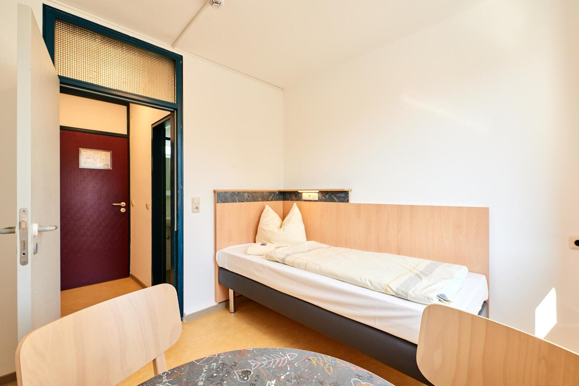 Single Room with Bathroom photo 1
