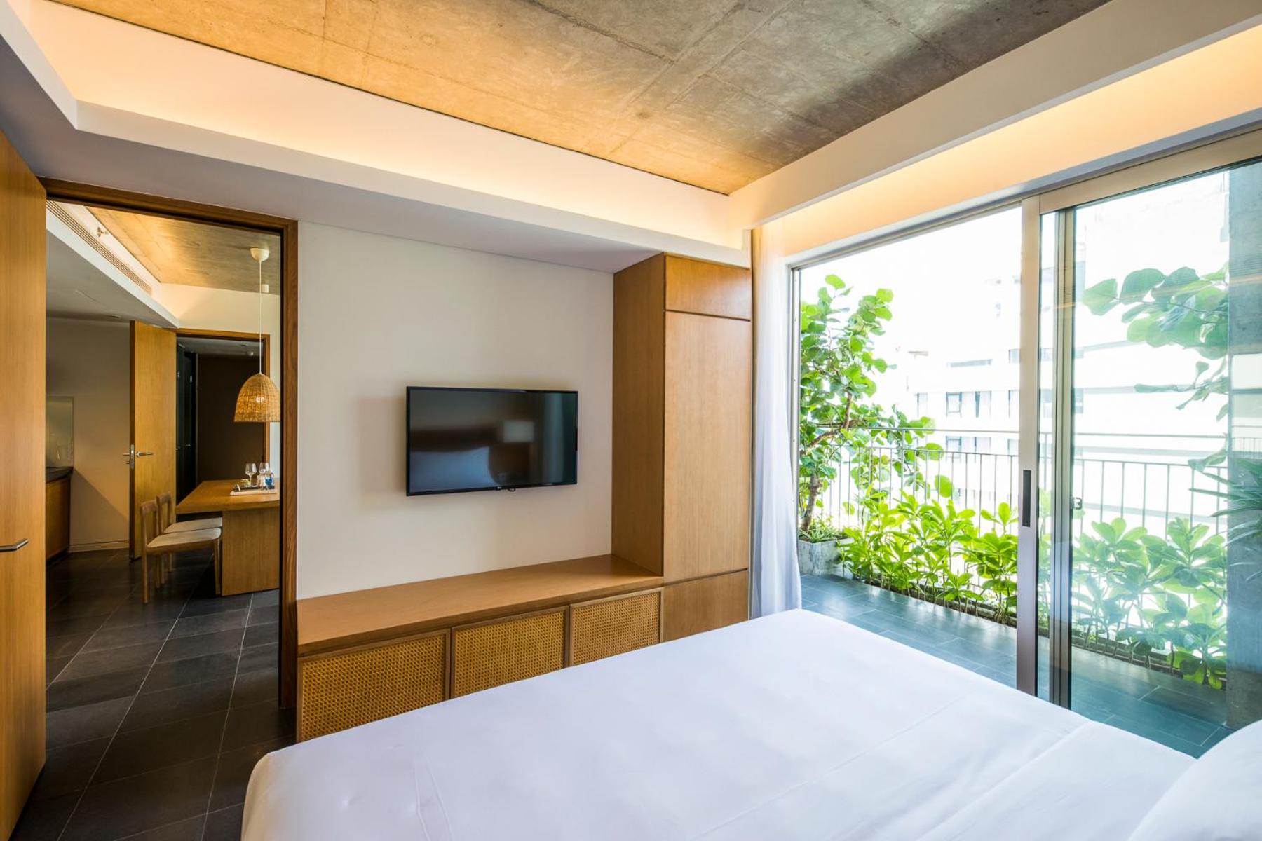Two-Bedroom Apartment with Balcony - Photo 7