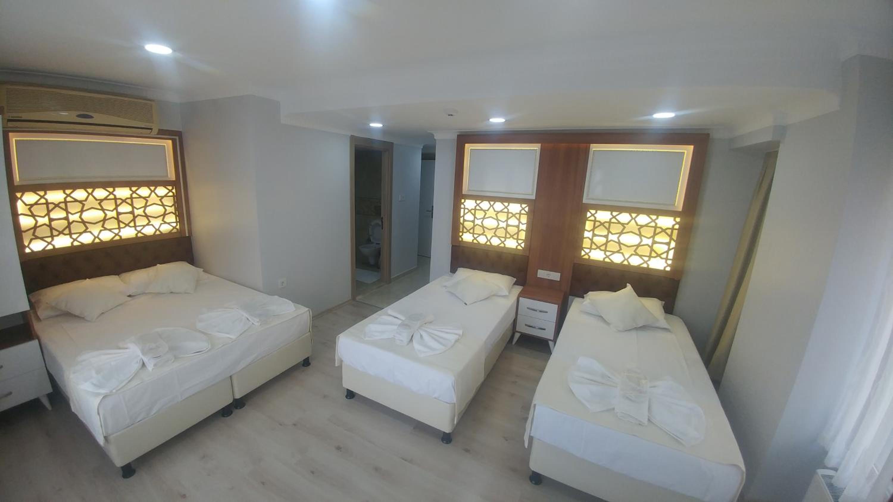 Deluxe Quadruple Room photo 2