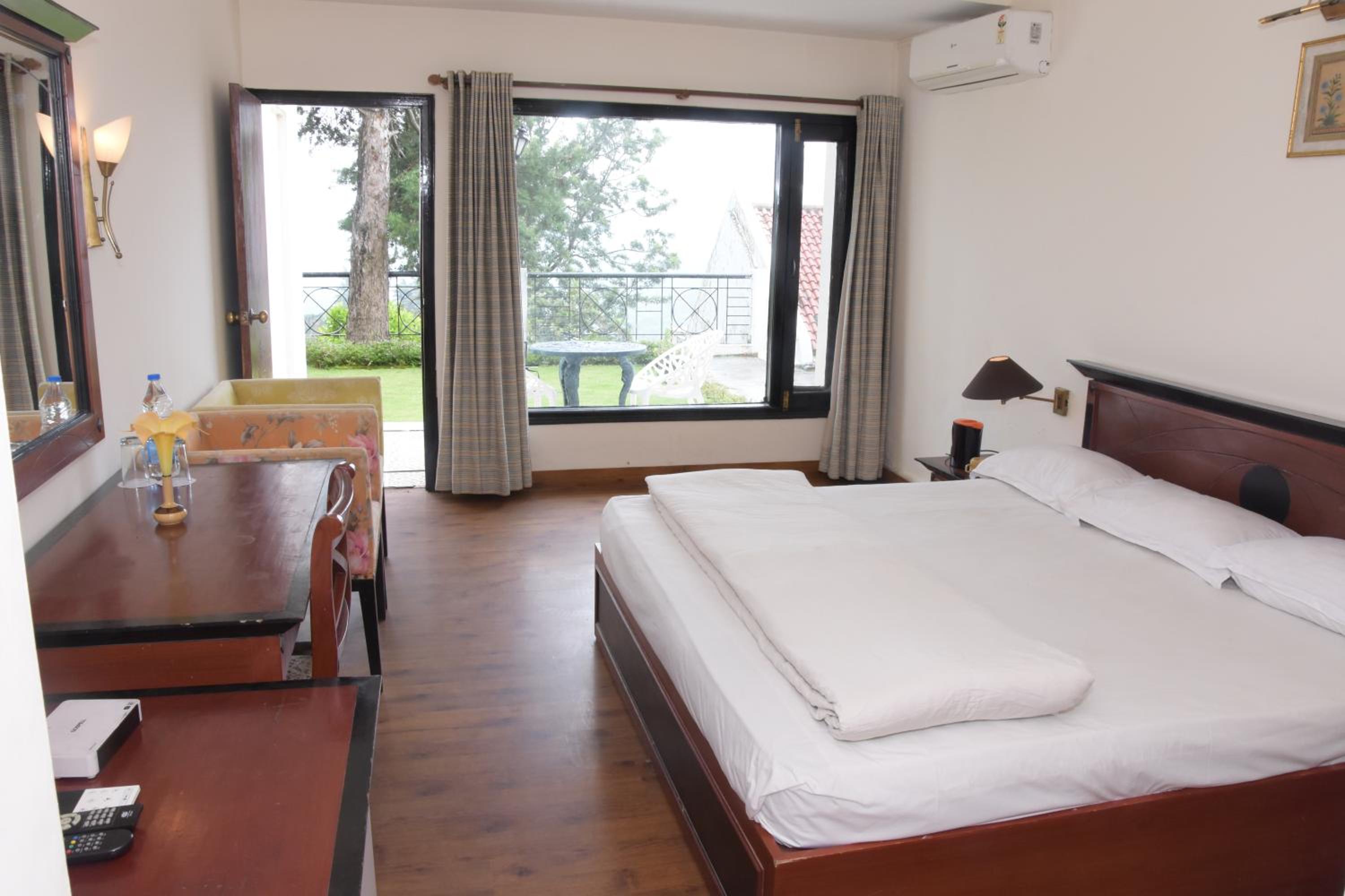 Valley View Room