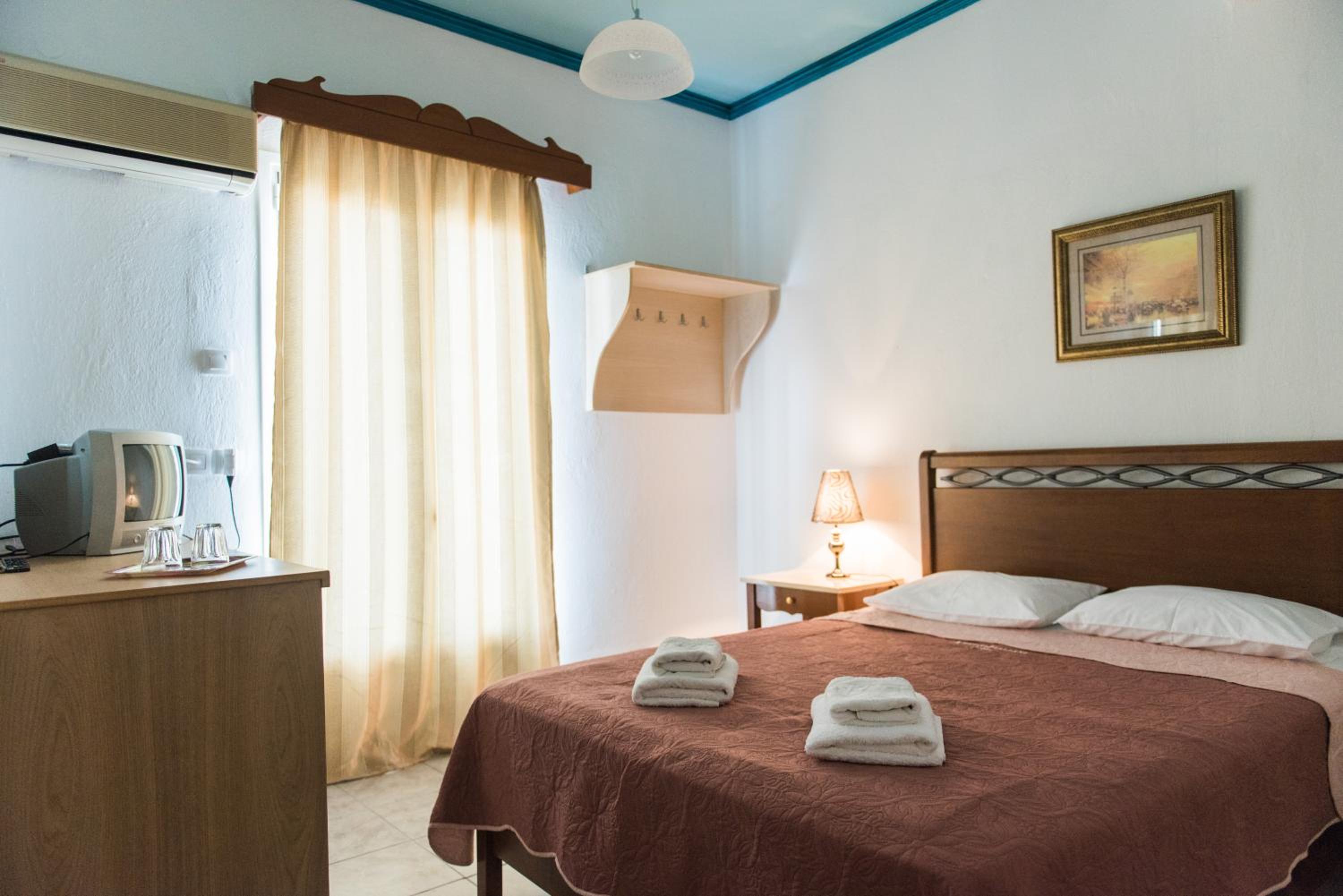Double Room with Balcony and Sea View - Photo 22