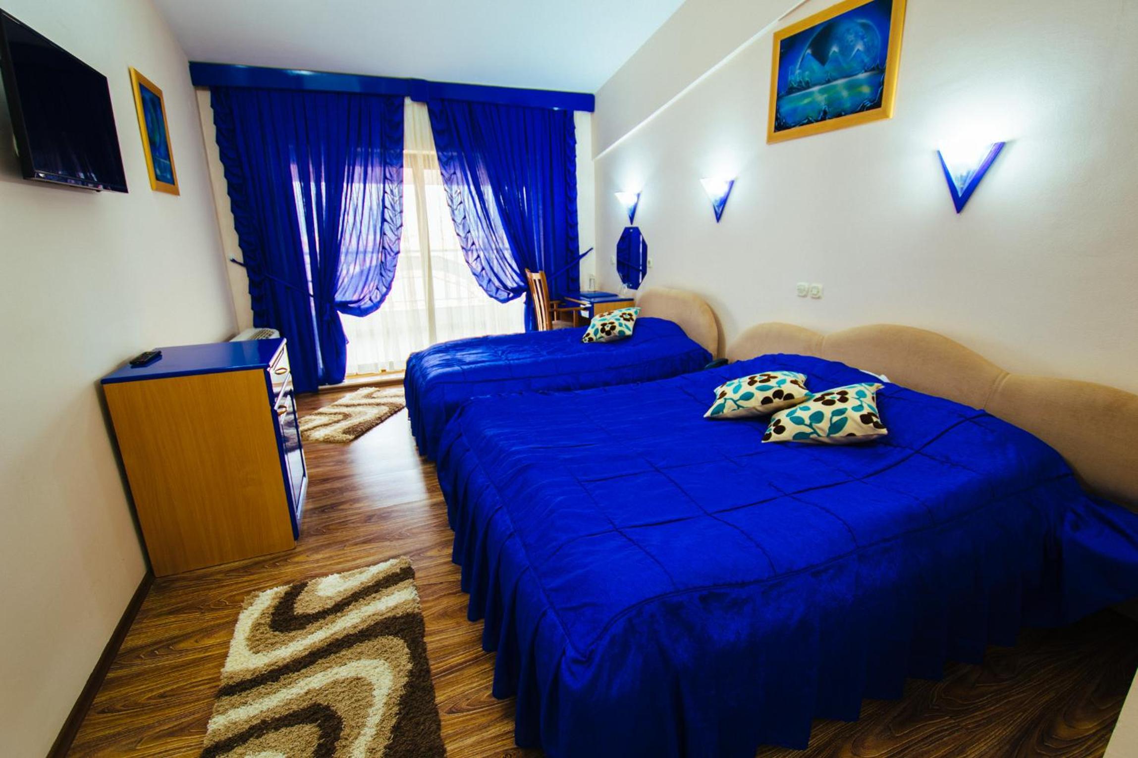 Standard Triple Room with Balcony photo 3