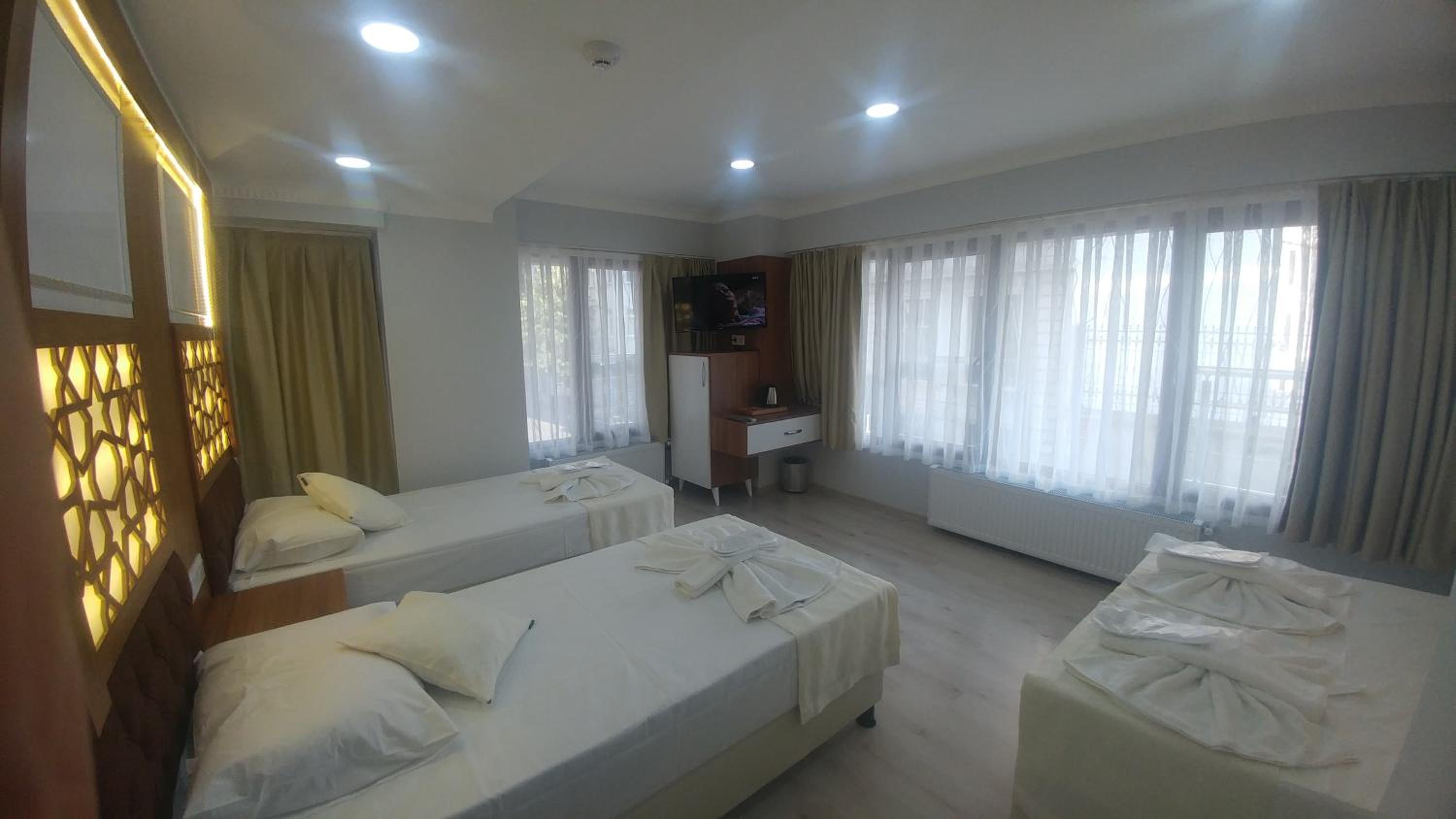 Deluxe Quadruple Room photo 3
