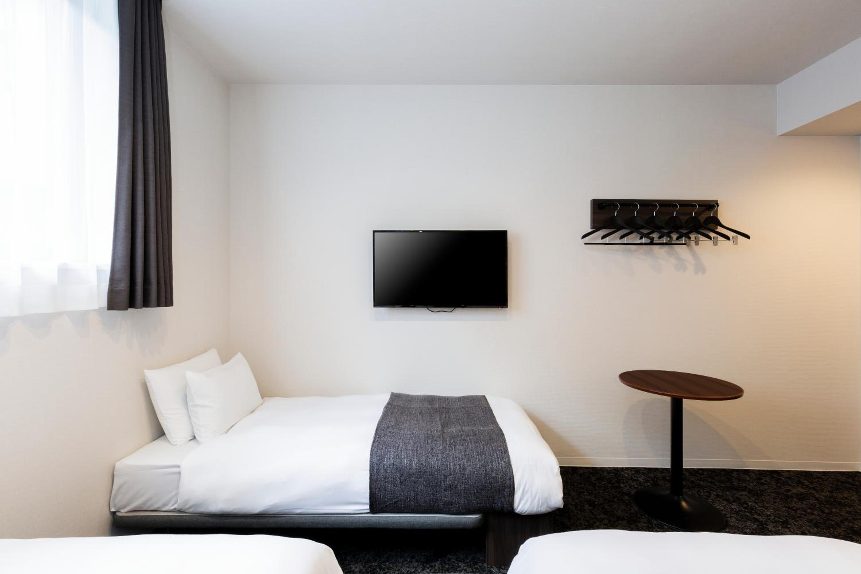 Twin Room with Sofa Bed - Photo 2