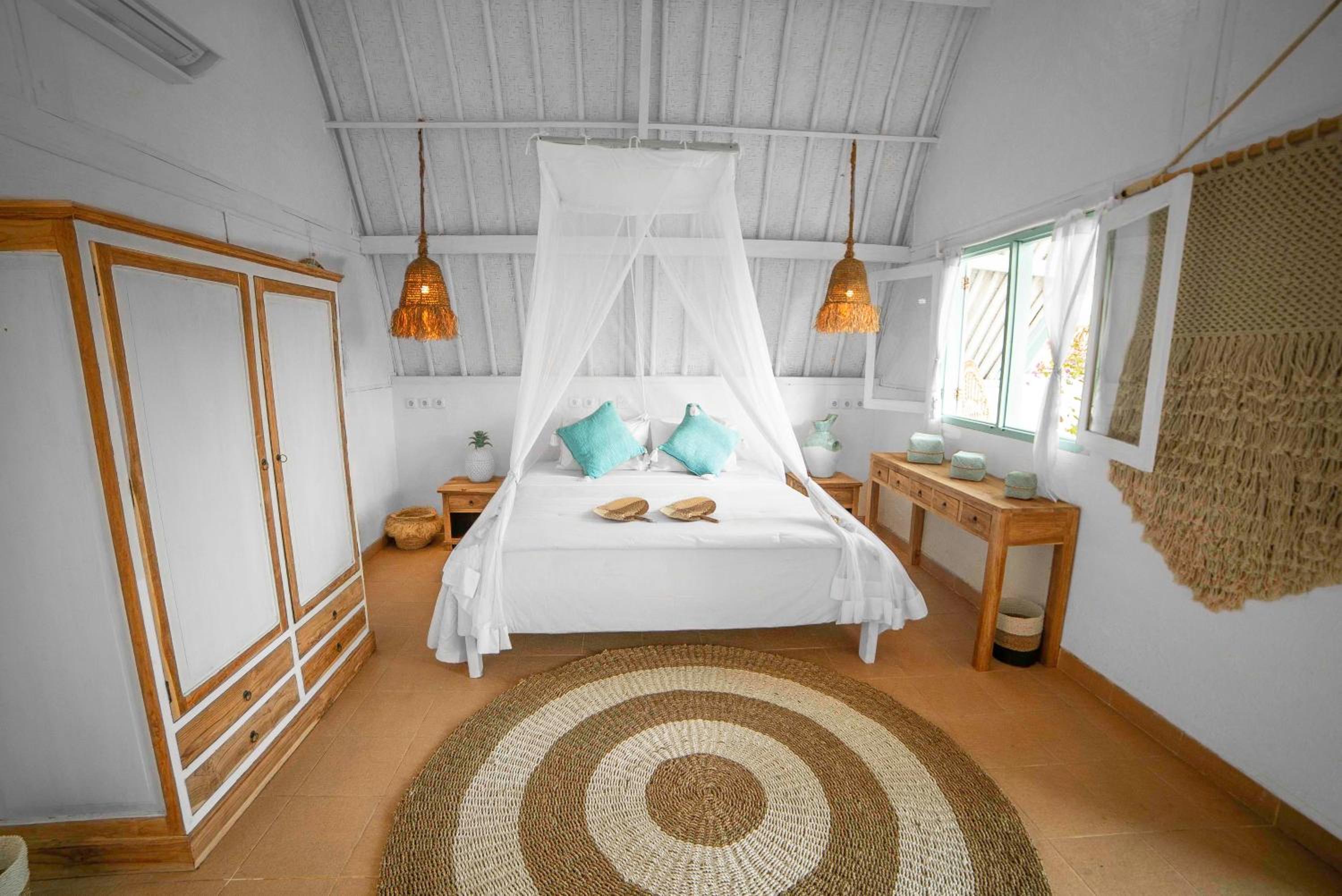 One-Bedroom Bungalow with Garden View photo 1