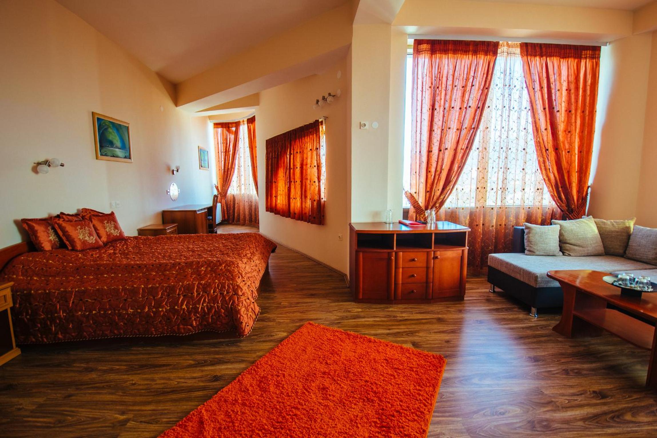 Deluxe Double Room - Photo 2