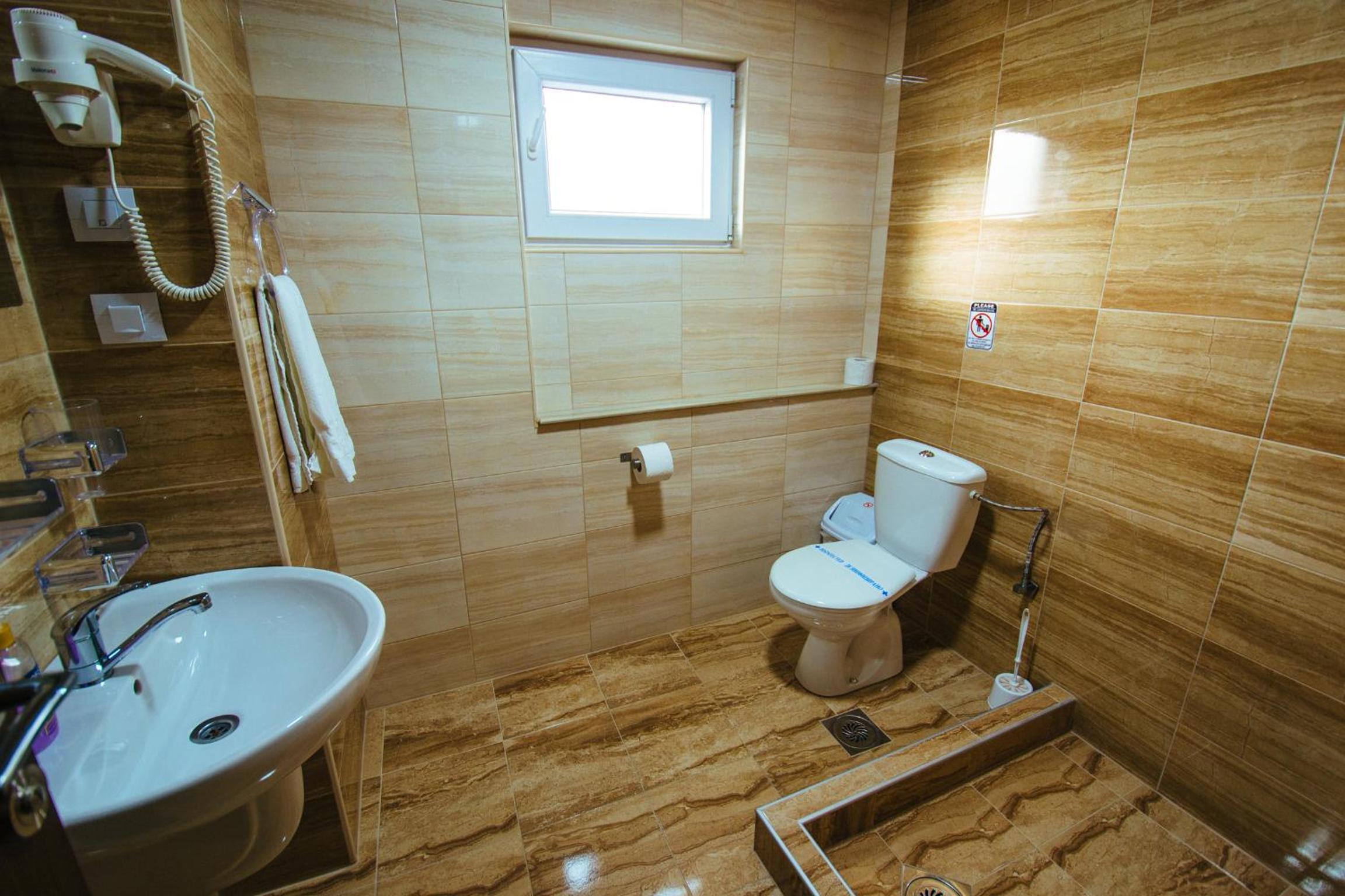 Double or Twin Room - Photo 1