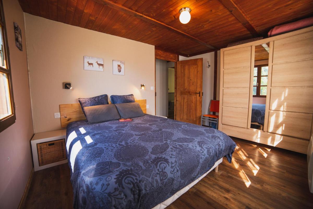 Three-Bedroom House photo 3