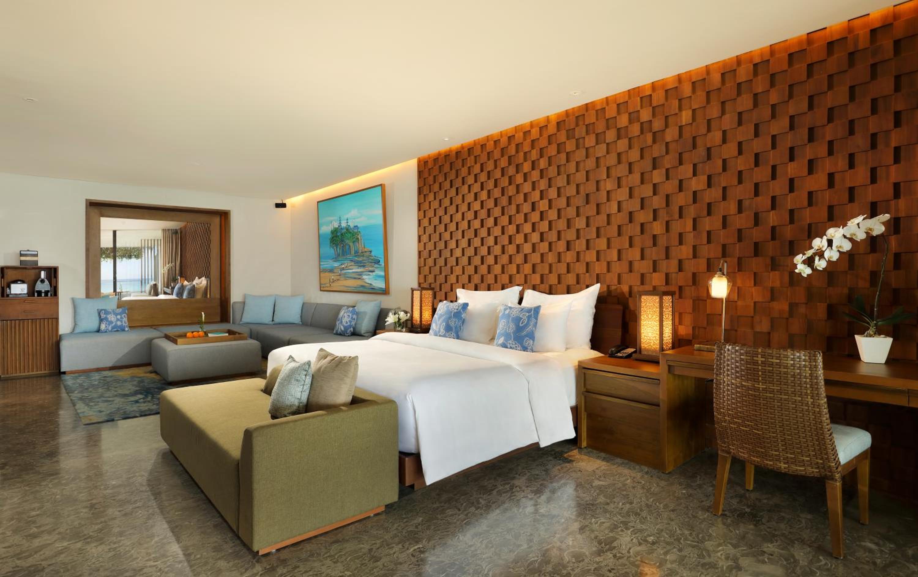 Ocean View Suite with Free Benefits - Photo 3