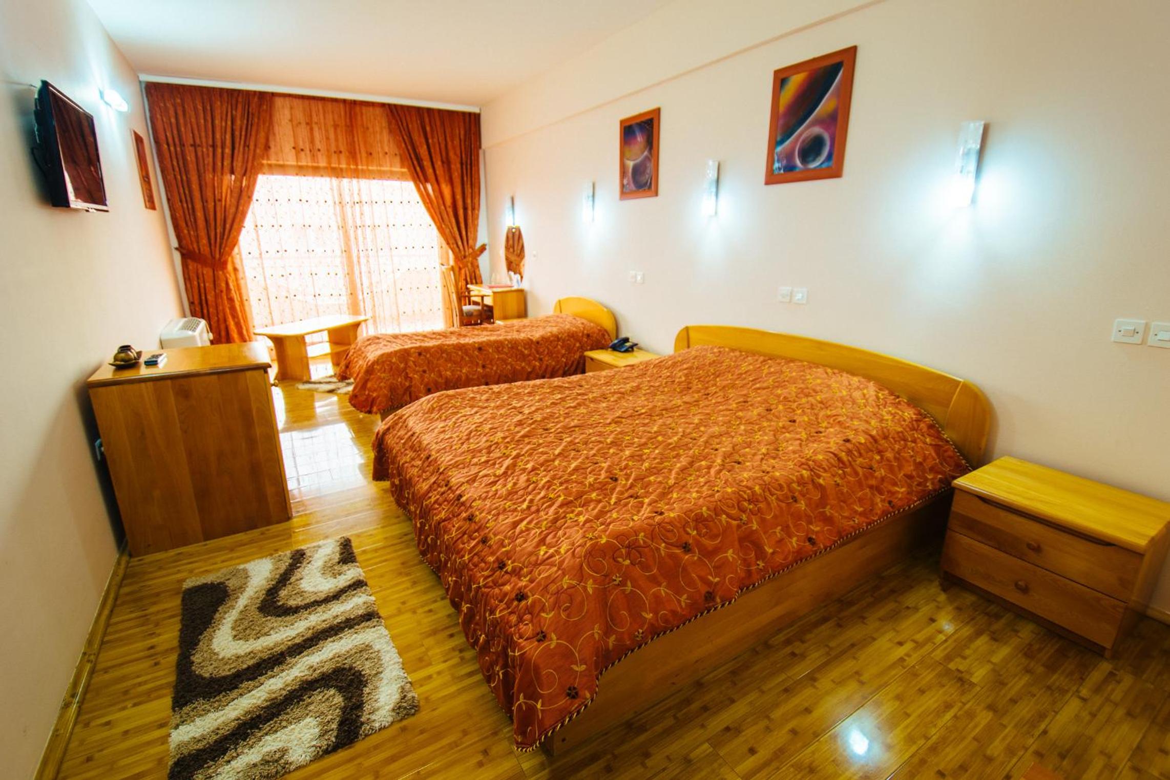 Deluxe Double or Twin Room with Balcony - Photo 6