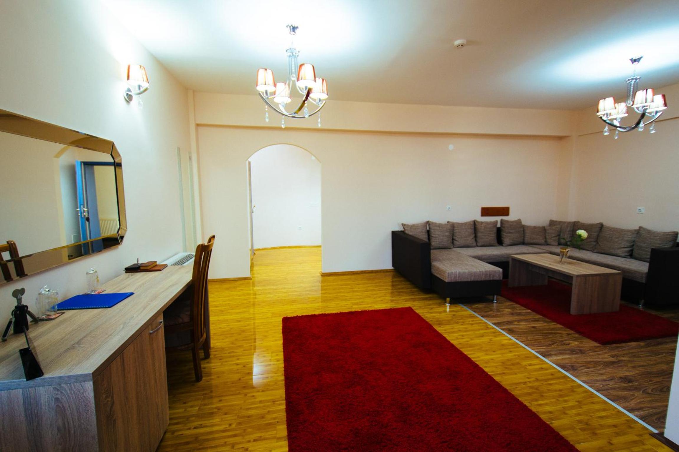 Junior Deluxe Suite - Photo 5